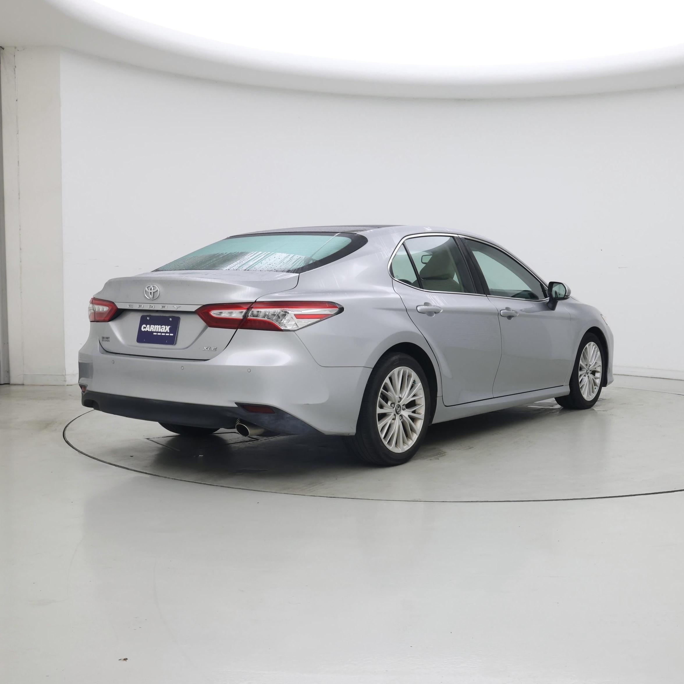 Thumbnail: 2018 Toyota Camry - 8