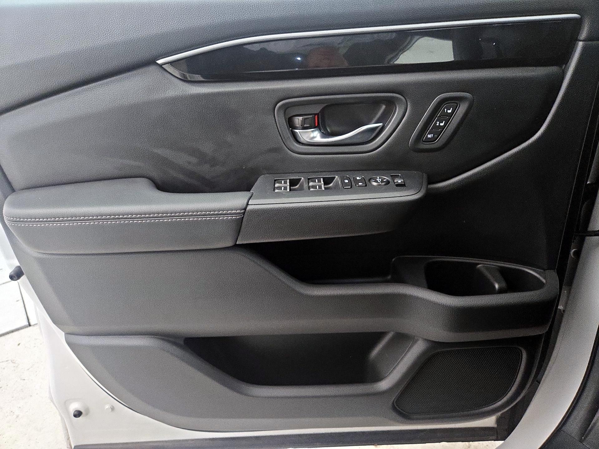Thumbnail: 2025 Honda Pilot - 12
