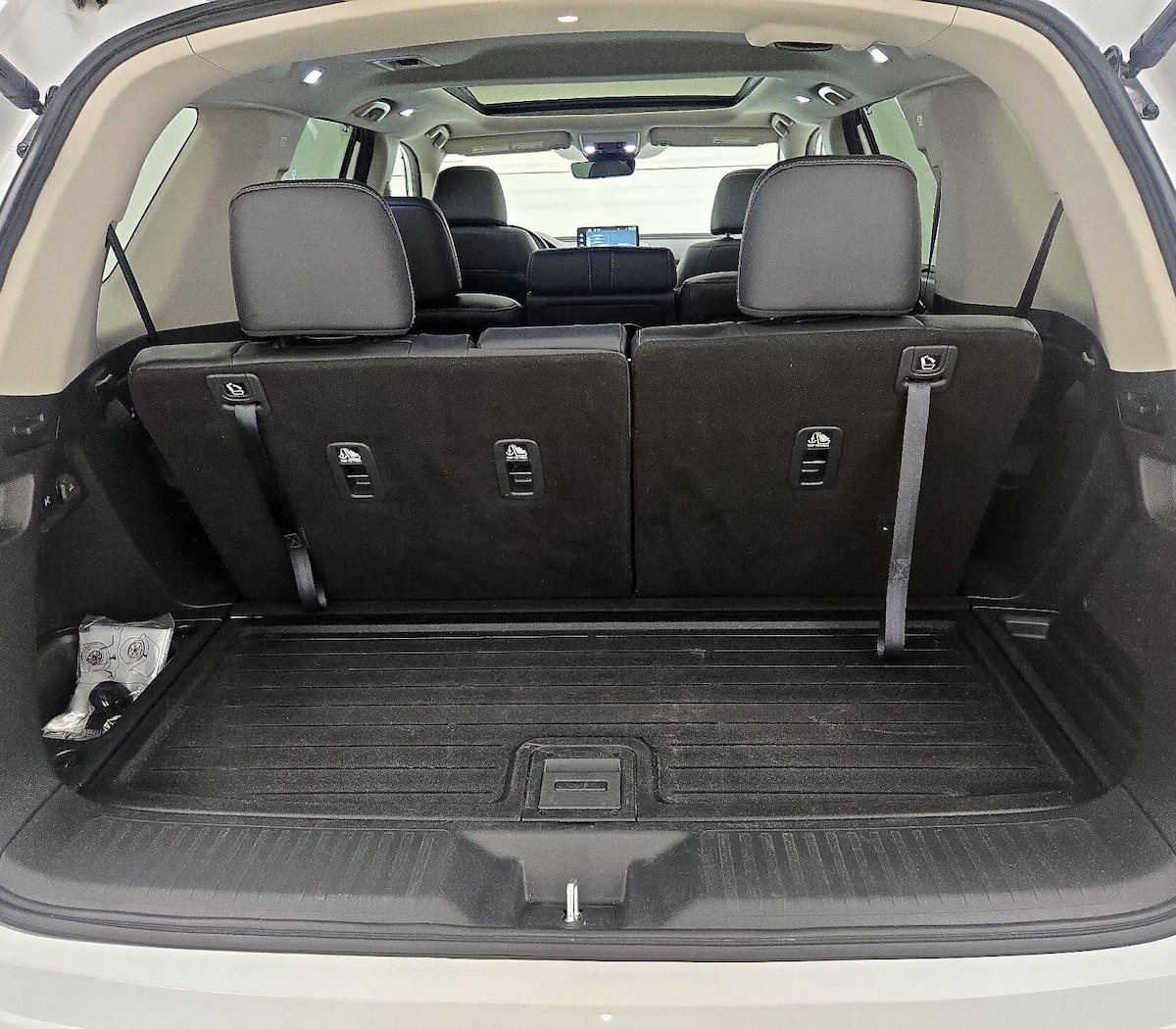 Trunk/Cargo (Seats Up)