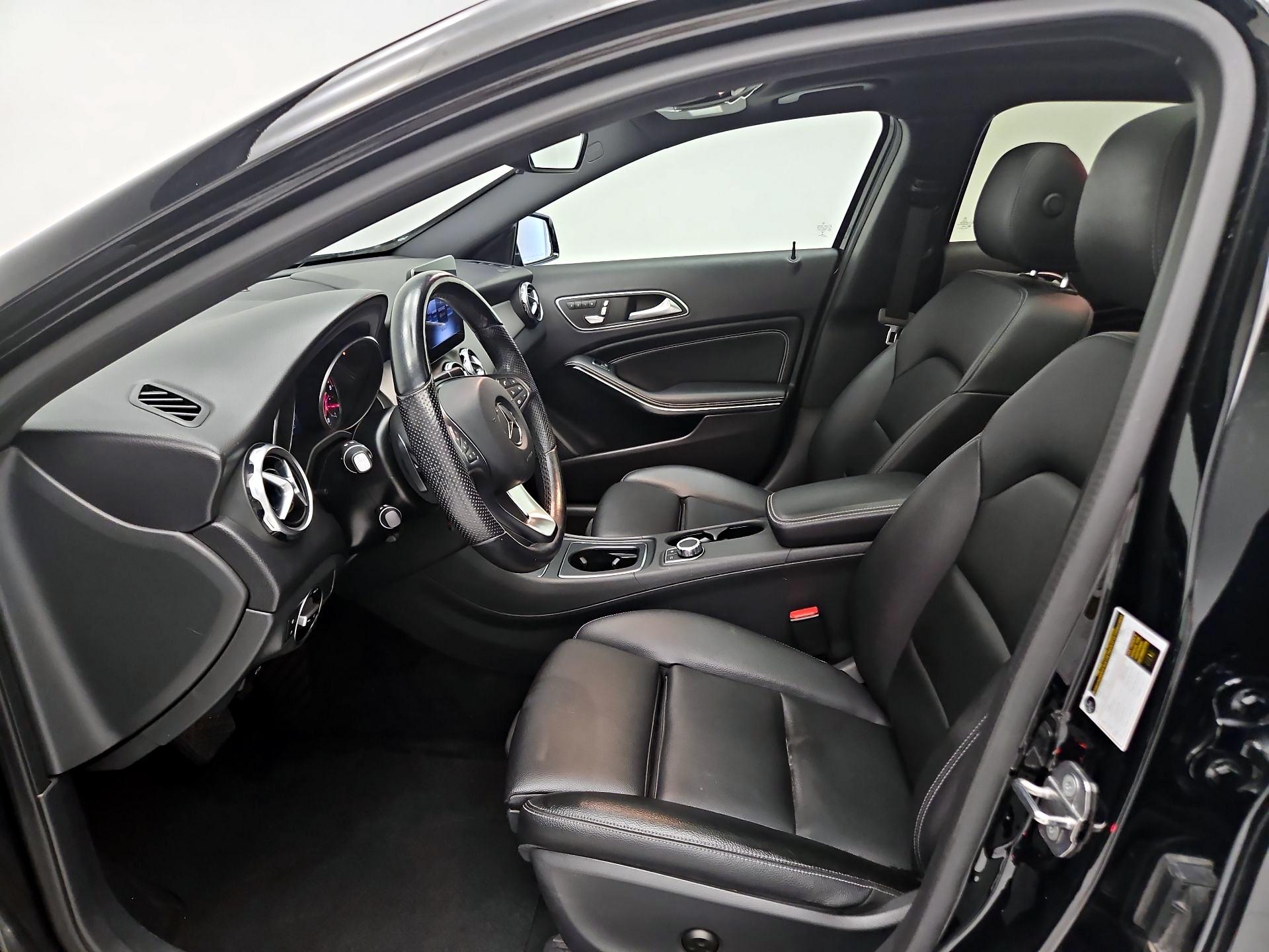 Thumbnail: 2019 Mercedes-Benz GLA - 11