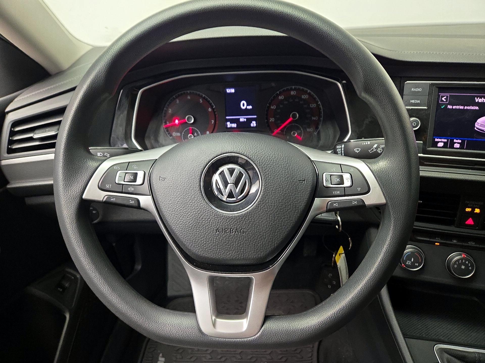 Thumbnail: 2019 Volkswagen Jetta - 10