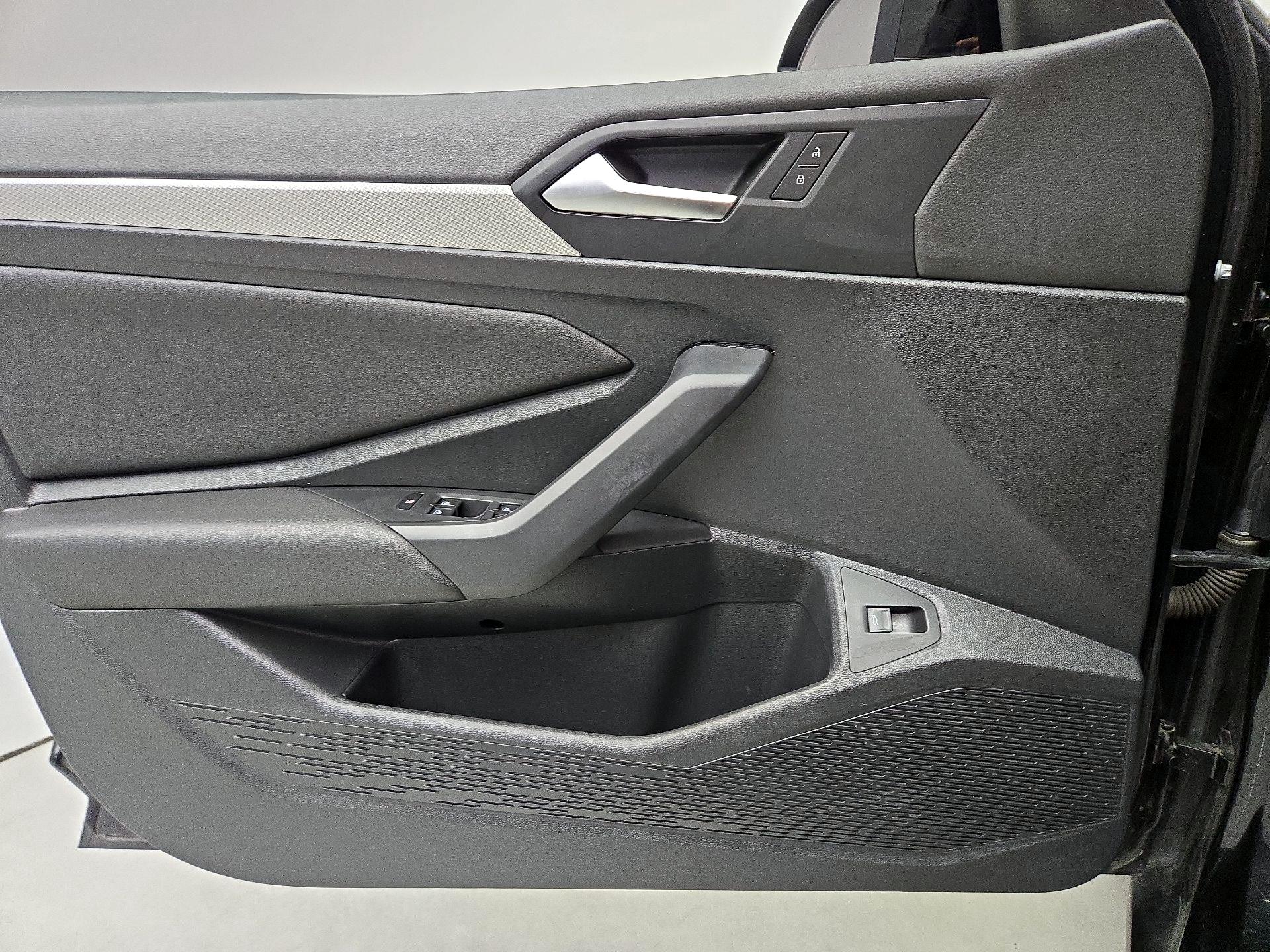 Thumbnail: 2019 Volkswagen Jetta - 12