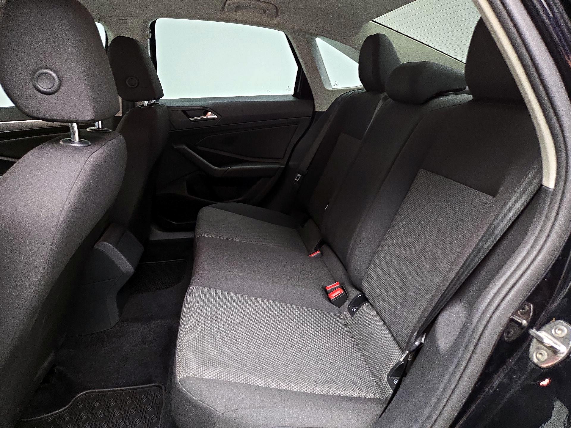 Thumbnail: 2019 Volkswagen Jetta - 19