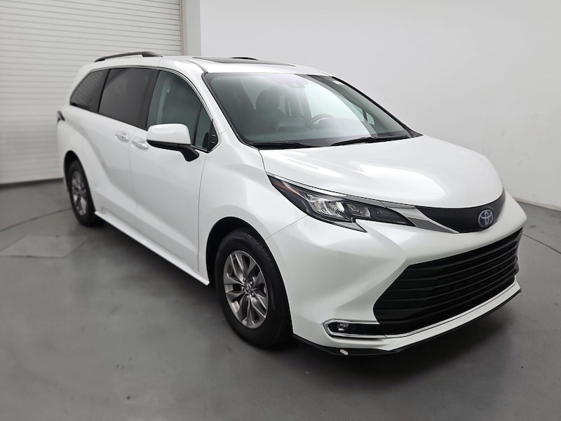 2024 Toyota Sienna Hybrid XLE