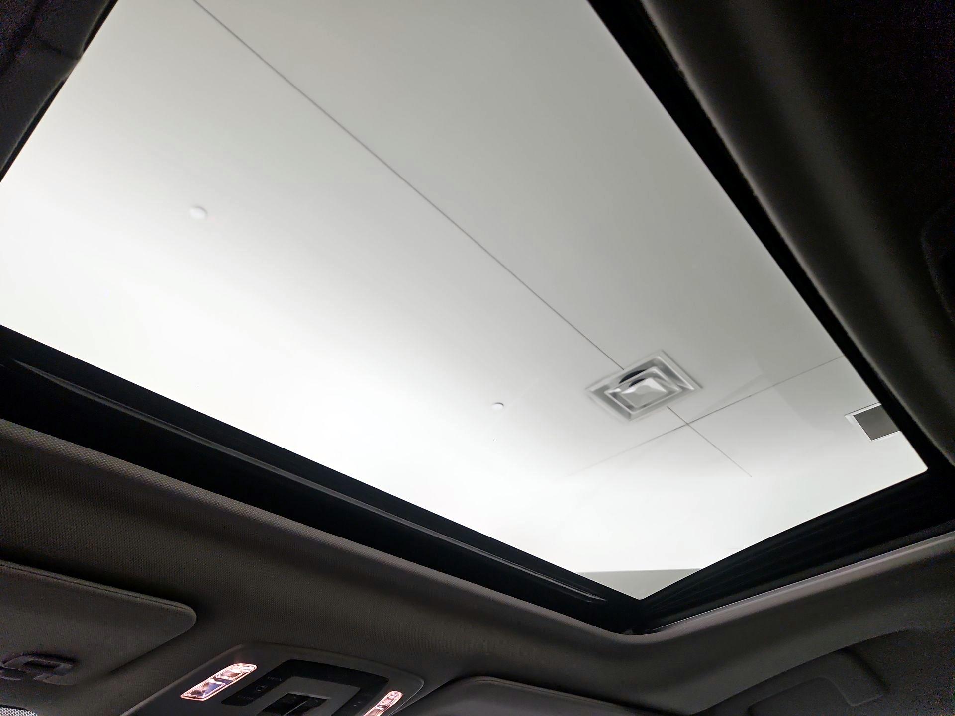 Thumbnail: 2024 Toyota Sienna - 16