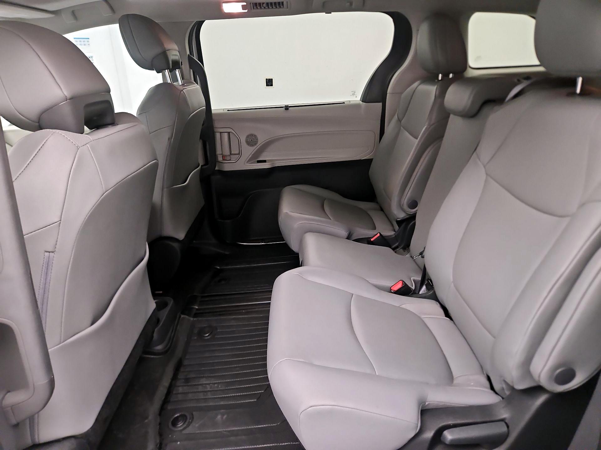 Thumbnail: 2024 Toyota Sienna - 17
