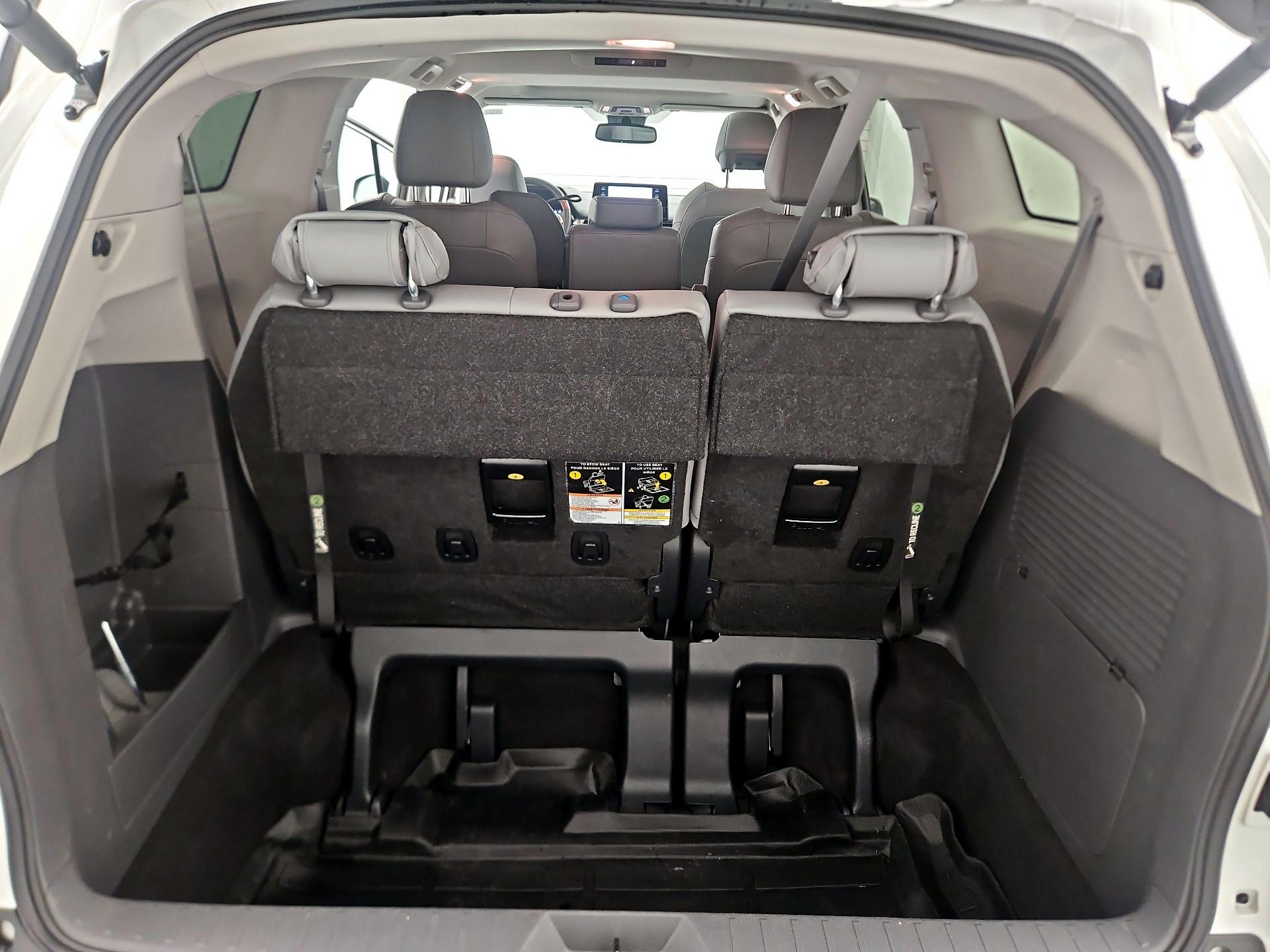Thumbnail: 2024 Toyota Sienna - 18