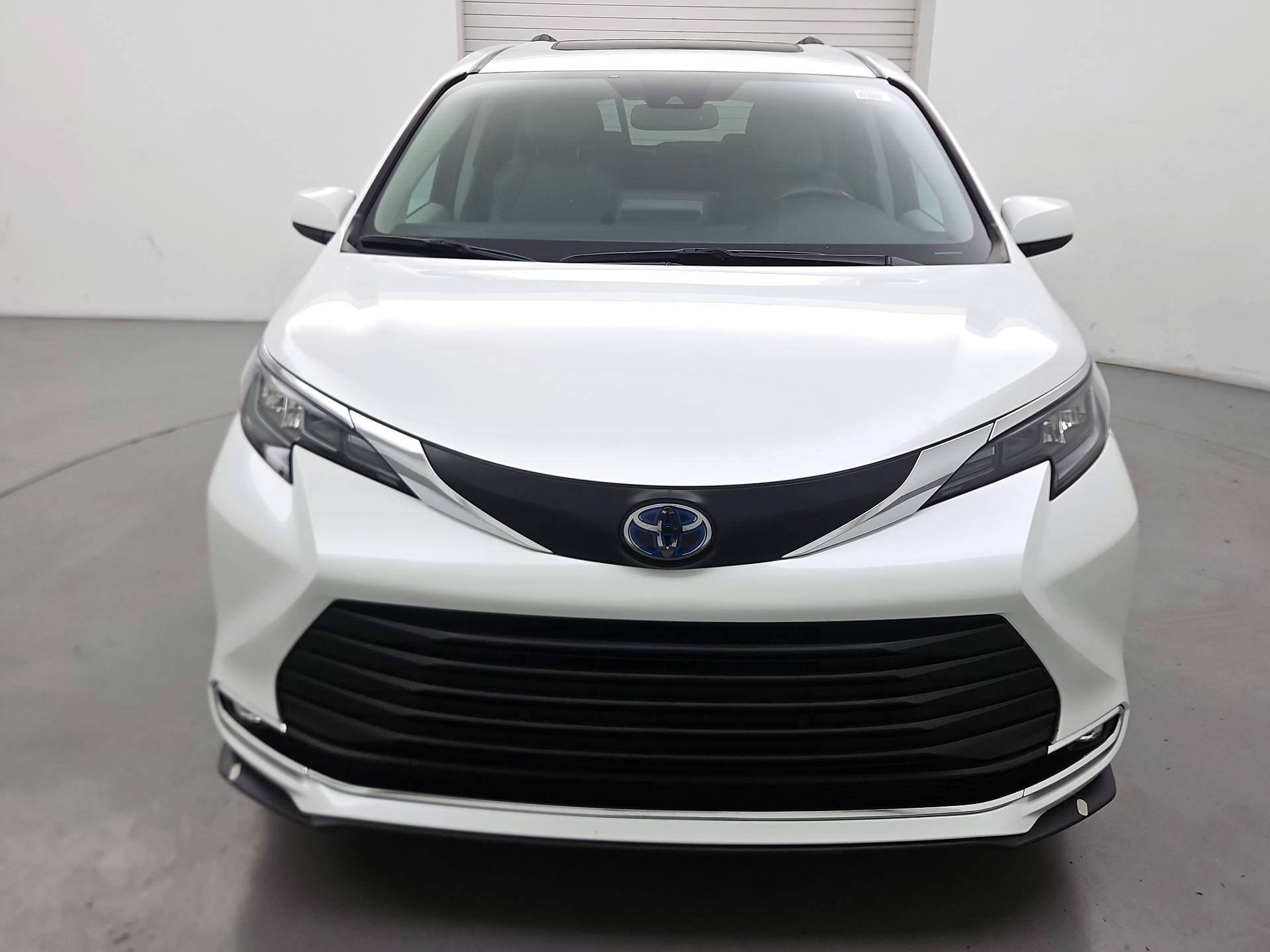 Thumbnail: 2024 Toyota Sienna - 2