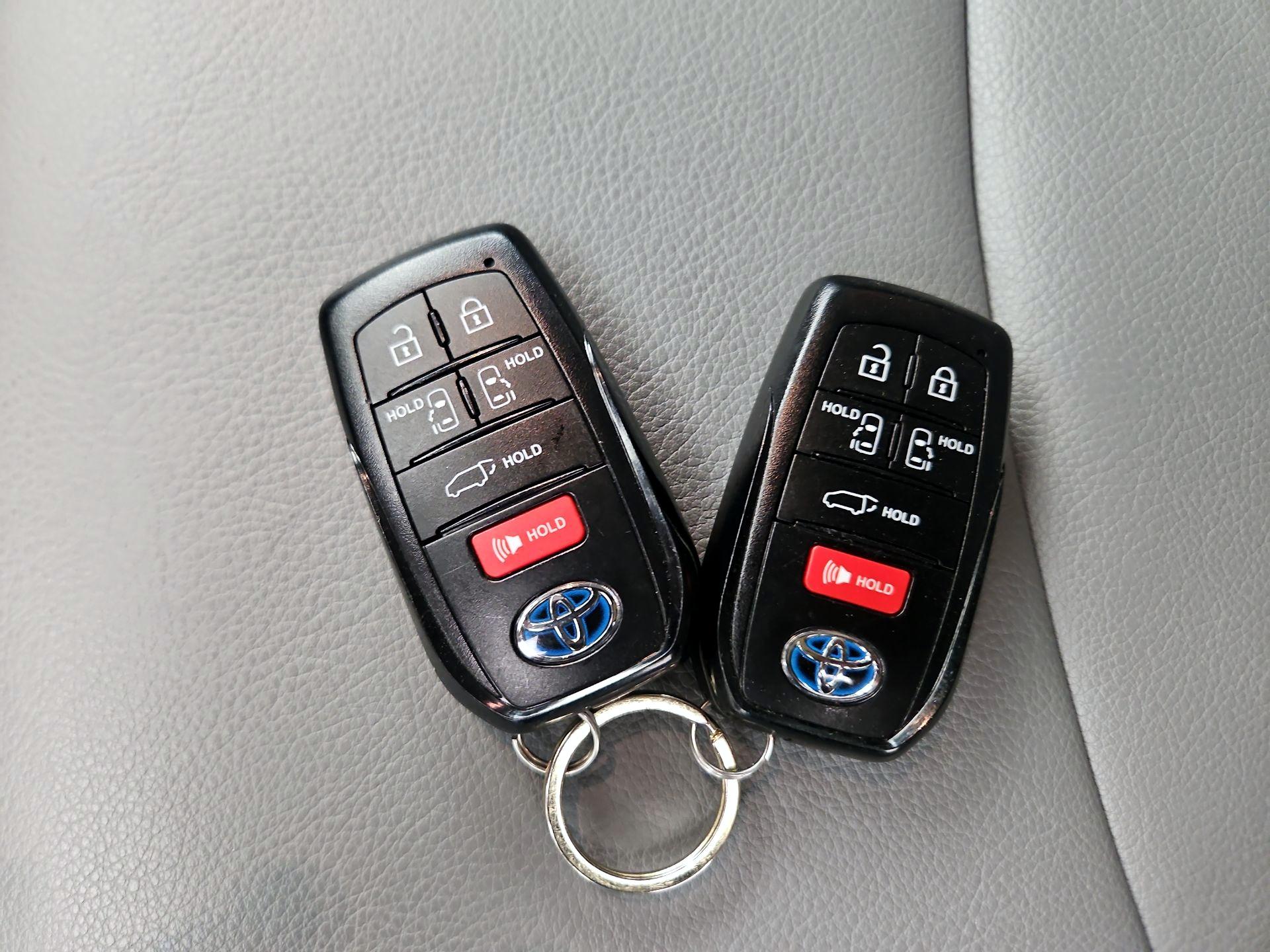 Thumbnail: 2024 Toyota Sienna - 20