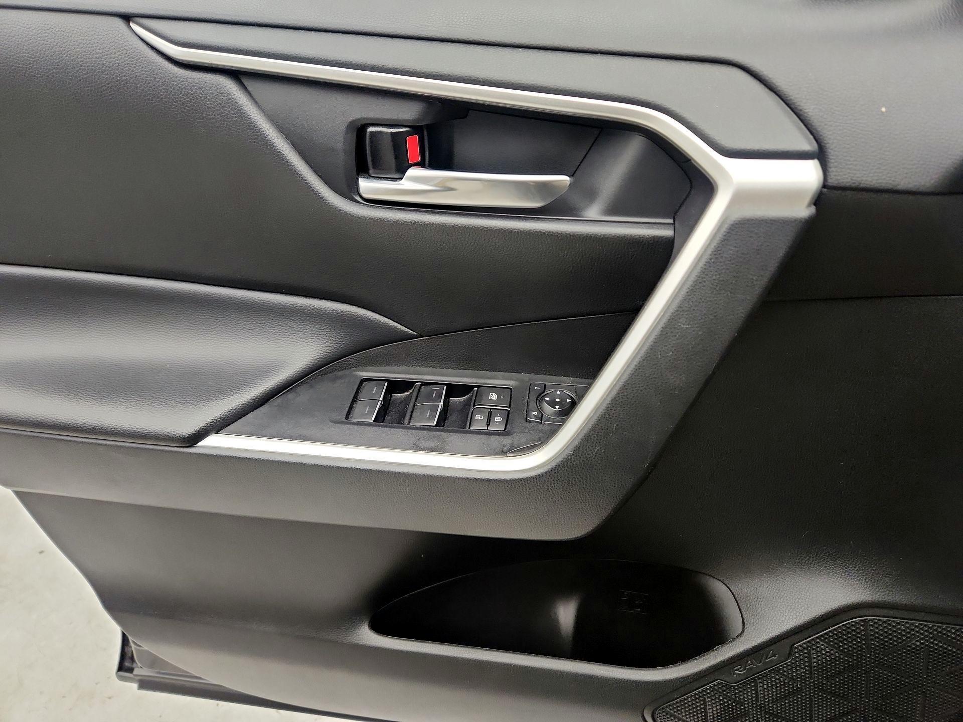 Thumbnail: 2024 Toyota RAV4 - 12