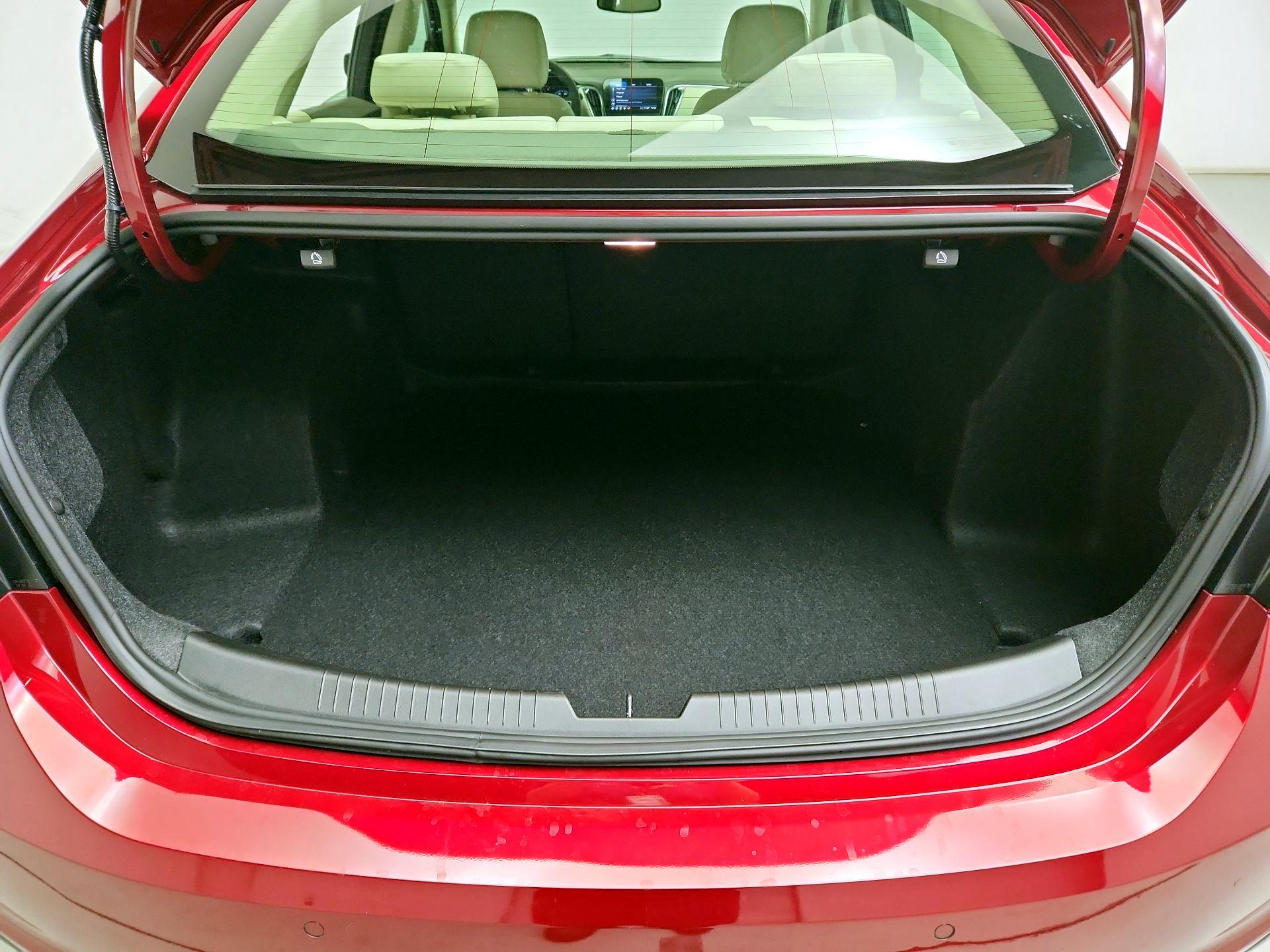 Thumbnail: 2021 Chevrolet Malibu - 20