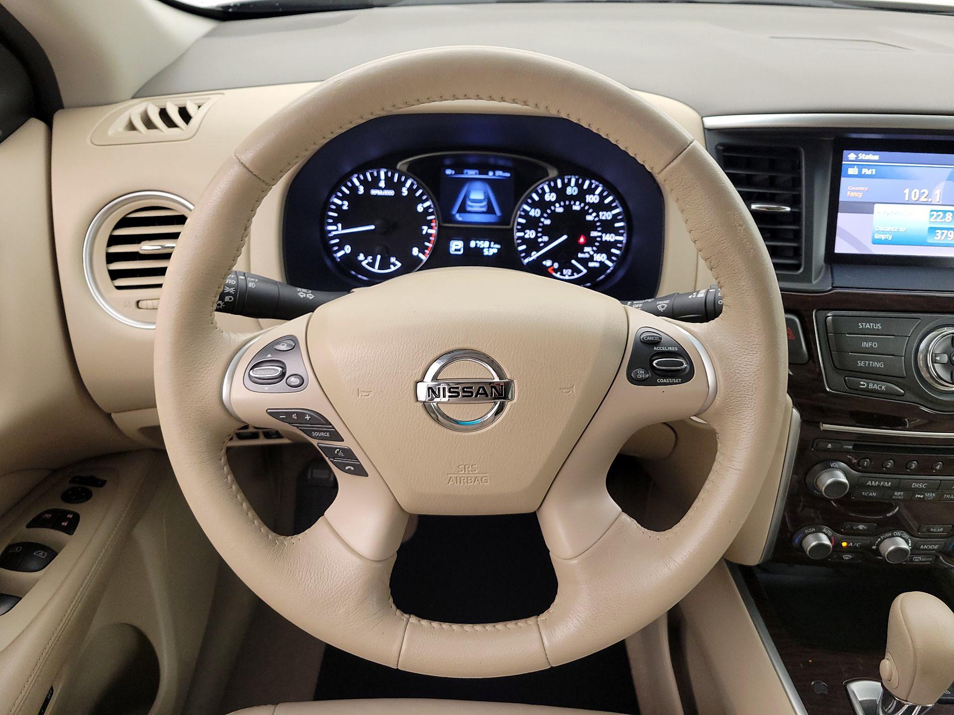 Thumbnail: 2015 Nissan Pathfinder - 10