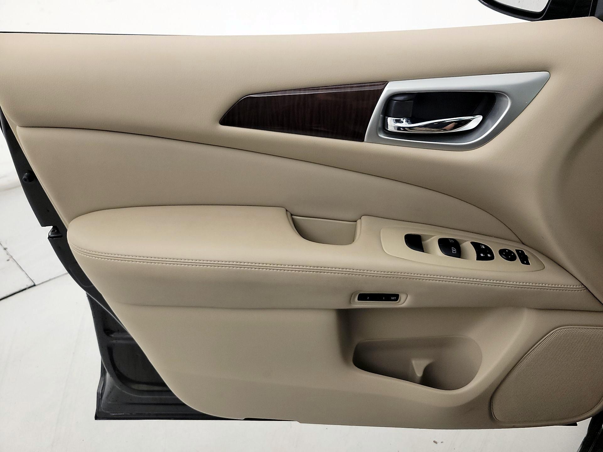 Thumbnail: 2015 Nissan Pathfinder - 12