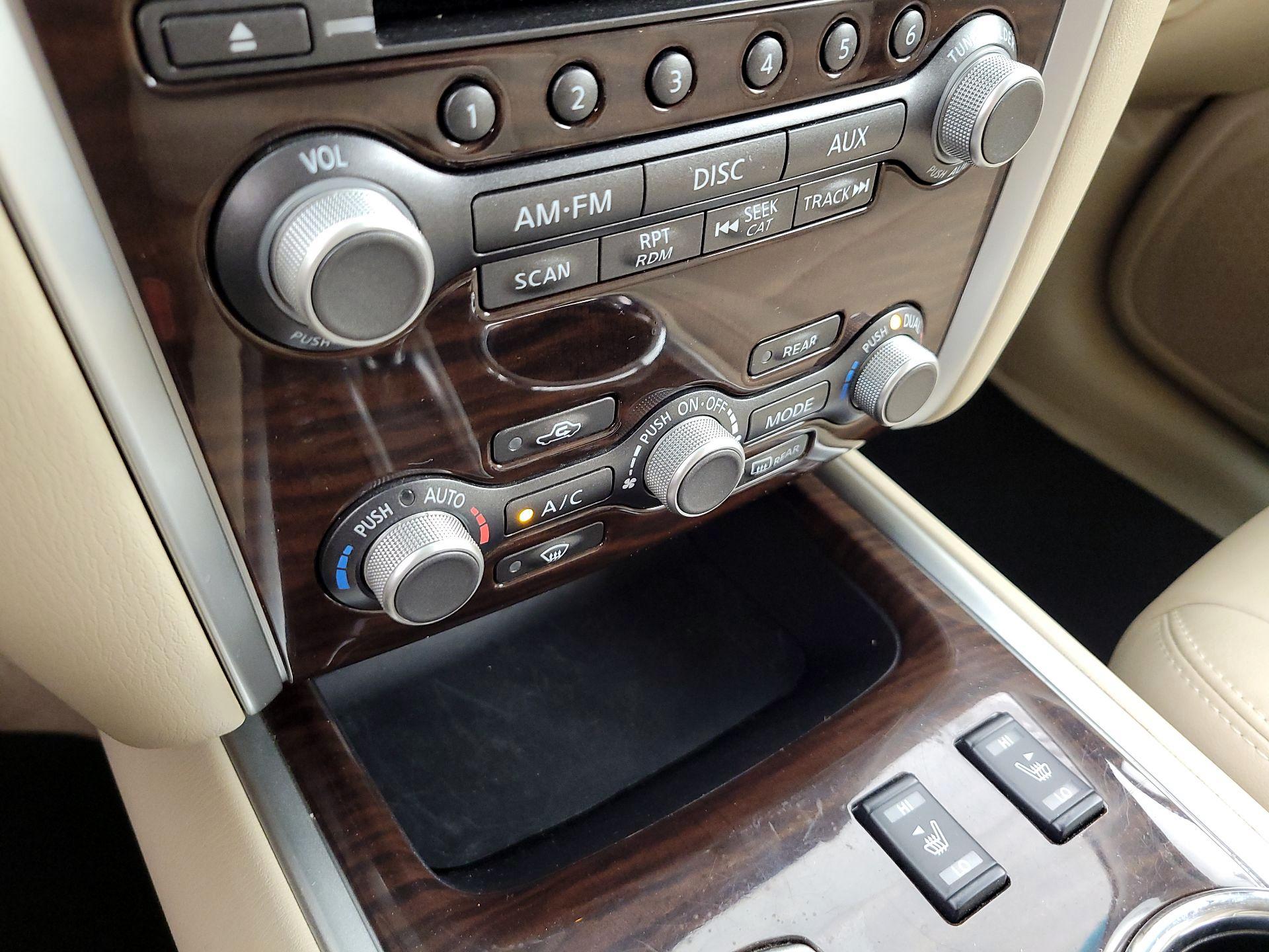 Thumbnail: 2015 Nissan Pathfinder - 16