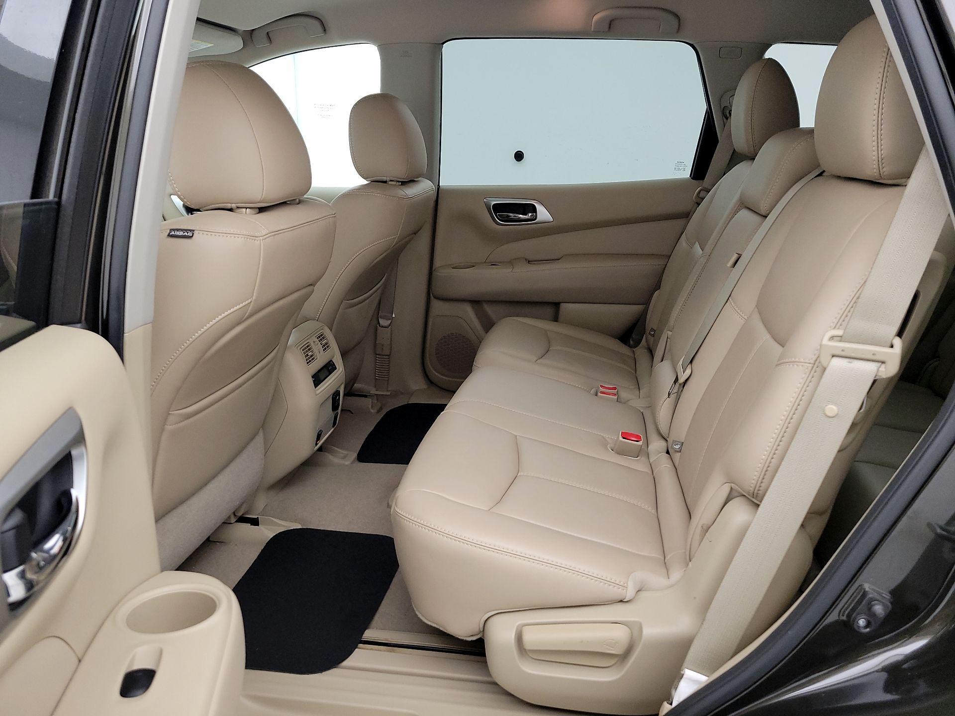 Thumbnail: 2015 Nissan Pathfinder - 19