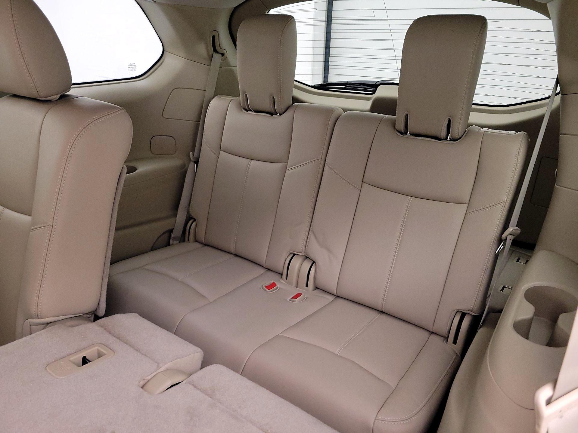 Thumbnail: 2015 Nissan Pathfinder - 20