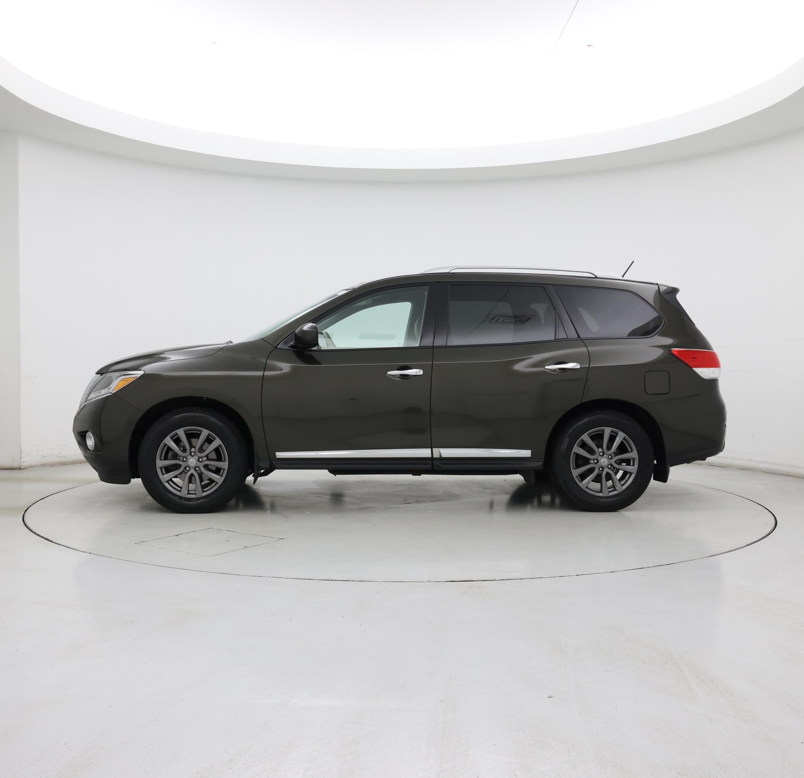 Thumbnail: 2015 Nissan Pathfinder - 3