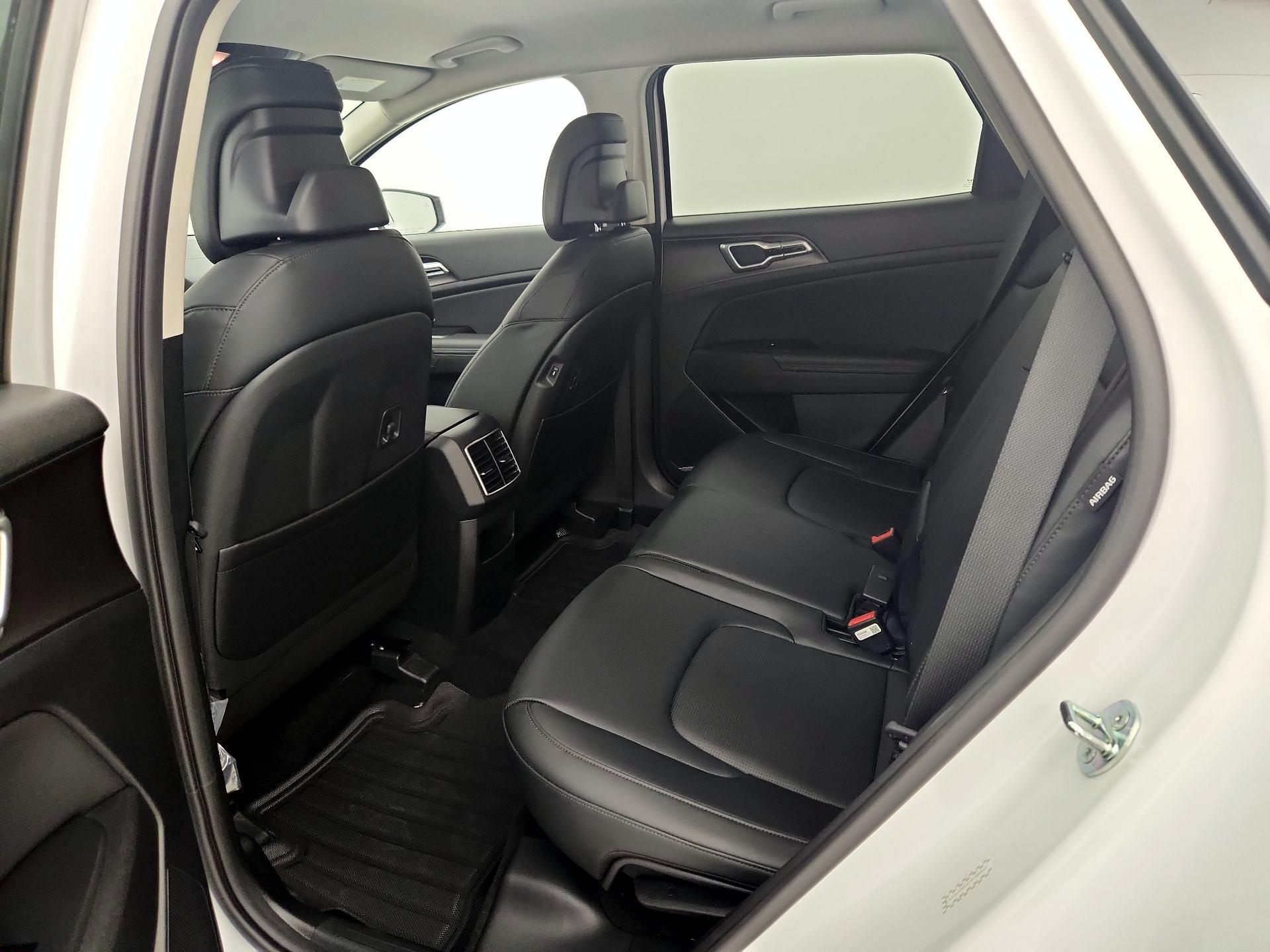 Thumbnail: 2026 Kia Sportage - 19