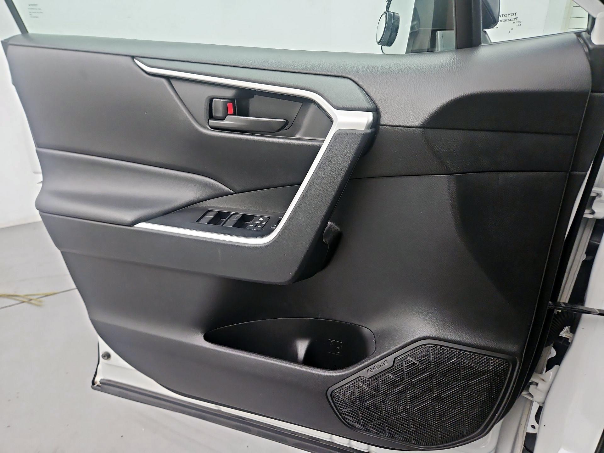 Thumbnail: 2023 Toyota RAV4 - 10