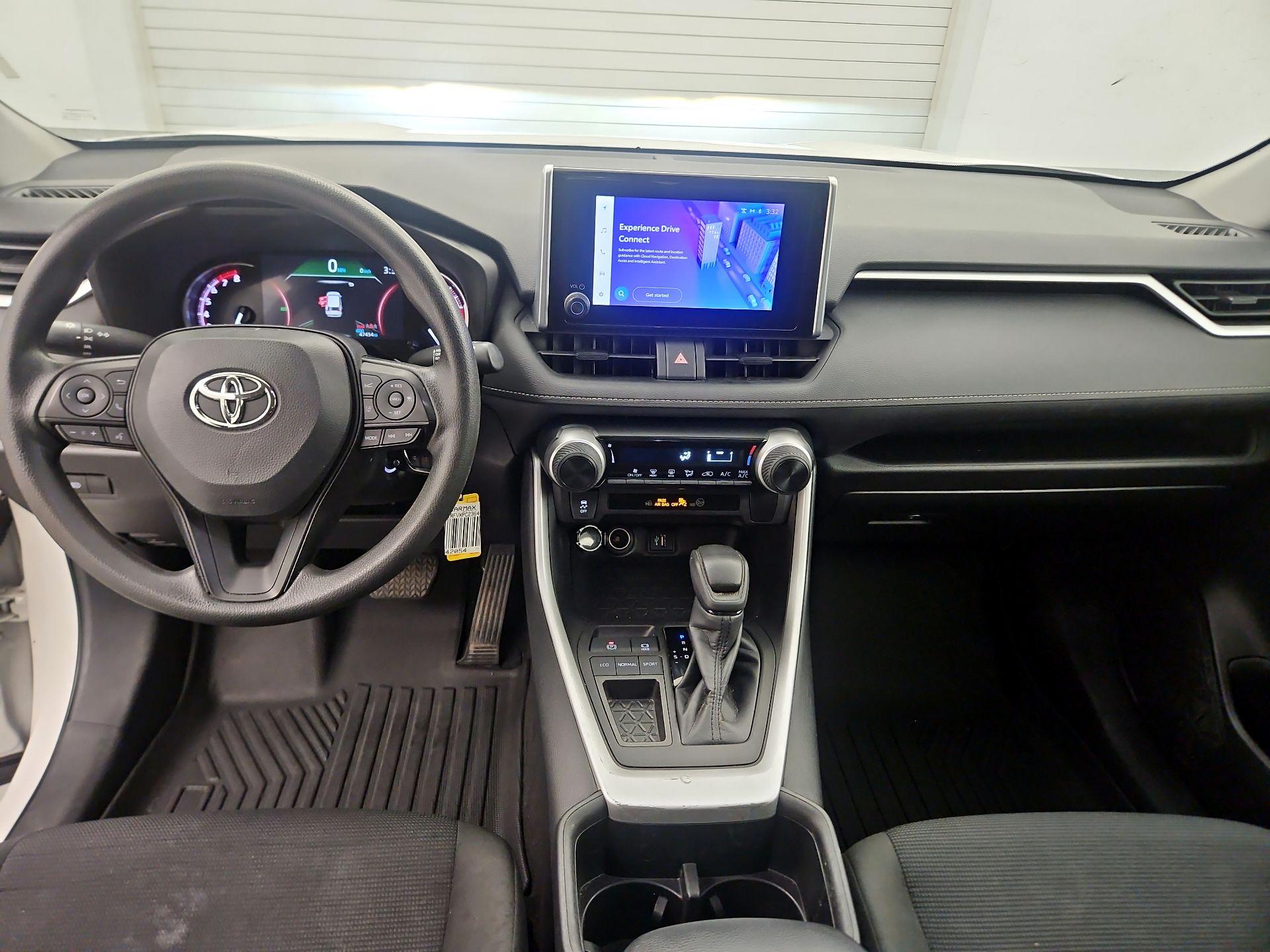 Thumbnail: 2023 Toyota RAV4 - 8