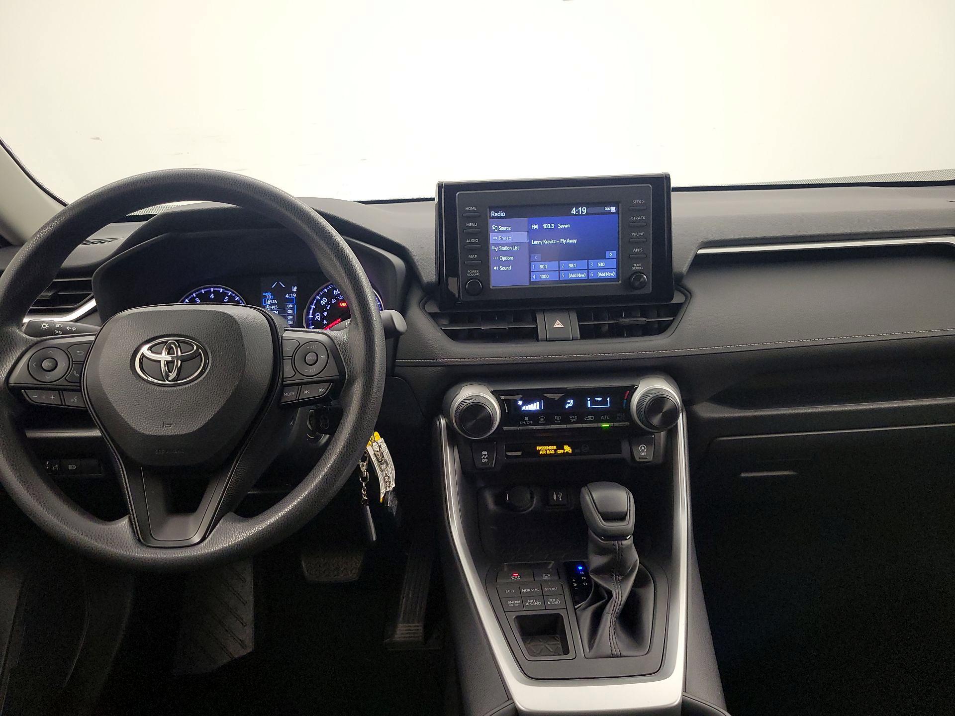 Thumbnail: 2019 Toyota RAV4 - 9