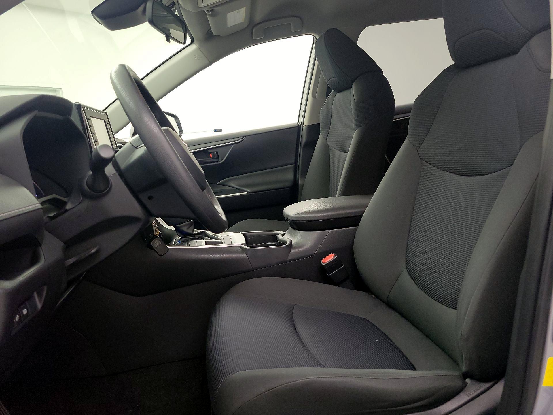 Thumbnail: 2019 Toyota RAV4 - 11