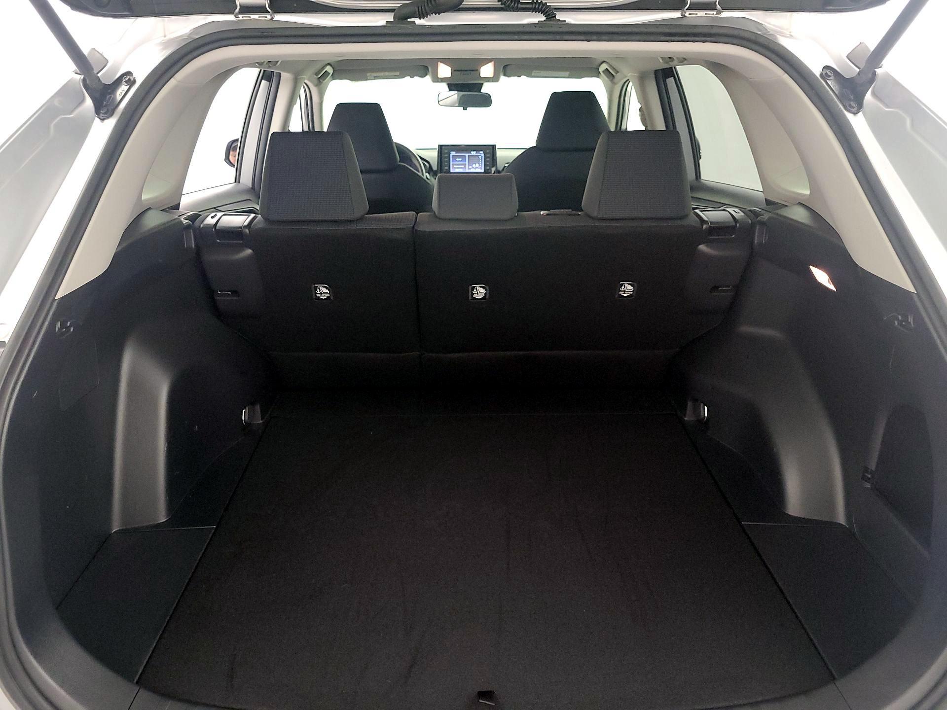 Thumbnail: 2019 Toyota RAV4 - 19