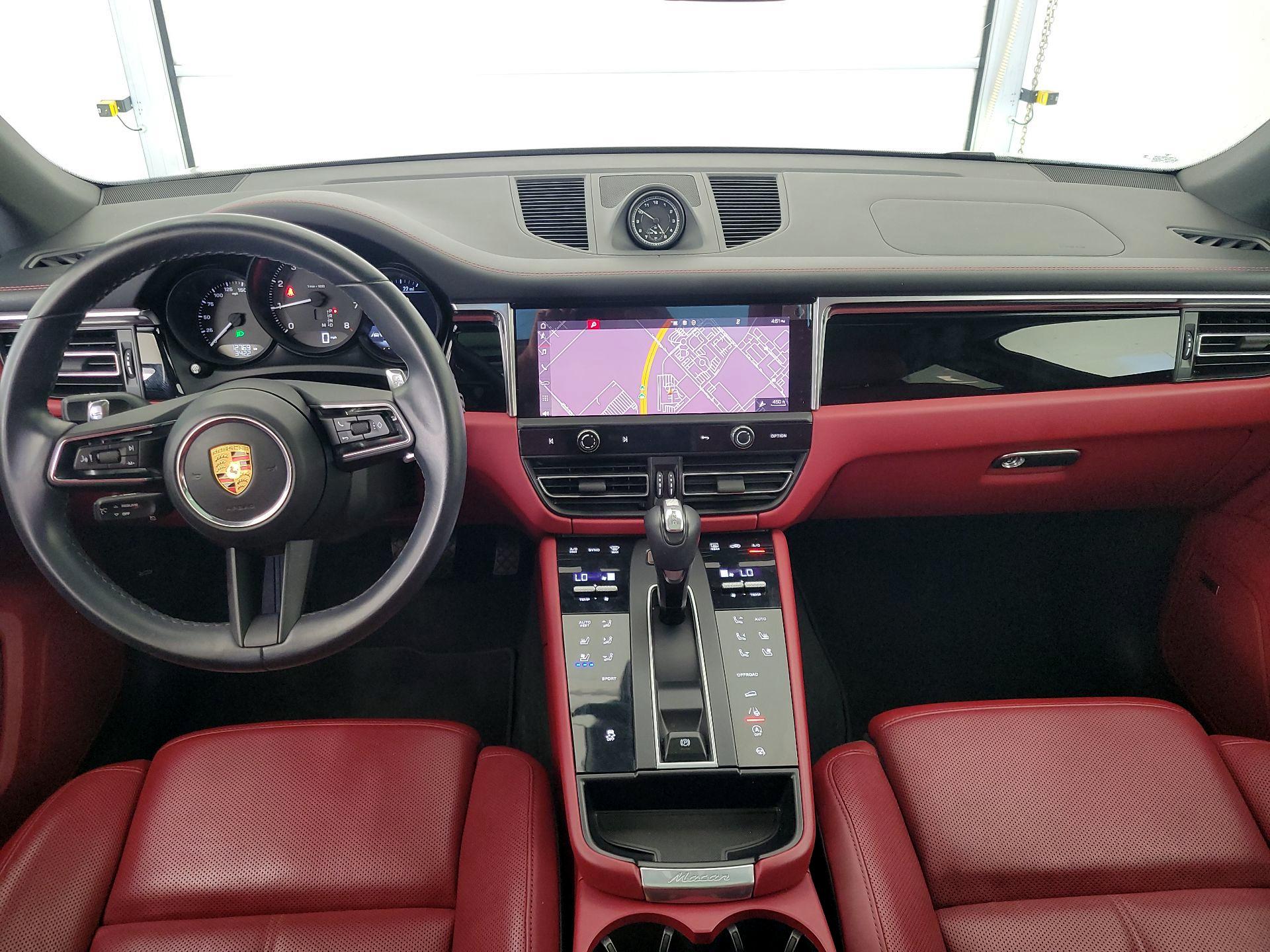 Thumbnail: 2022 Porsche Macan - 9
