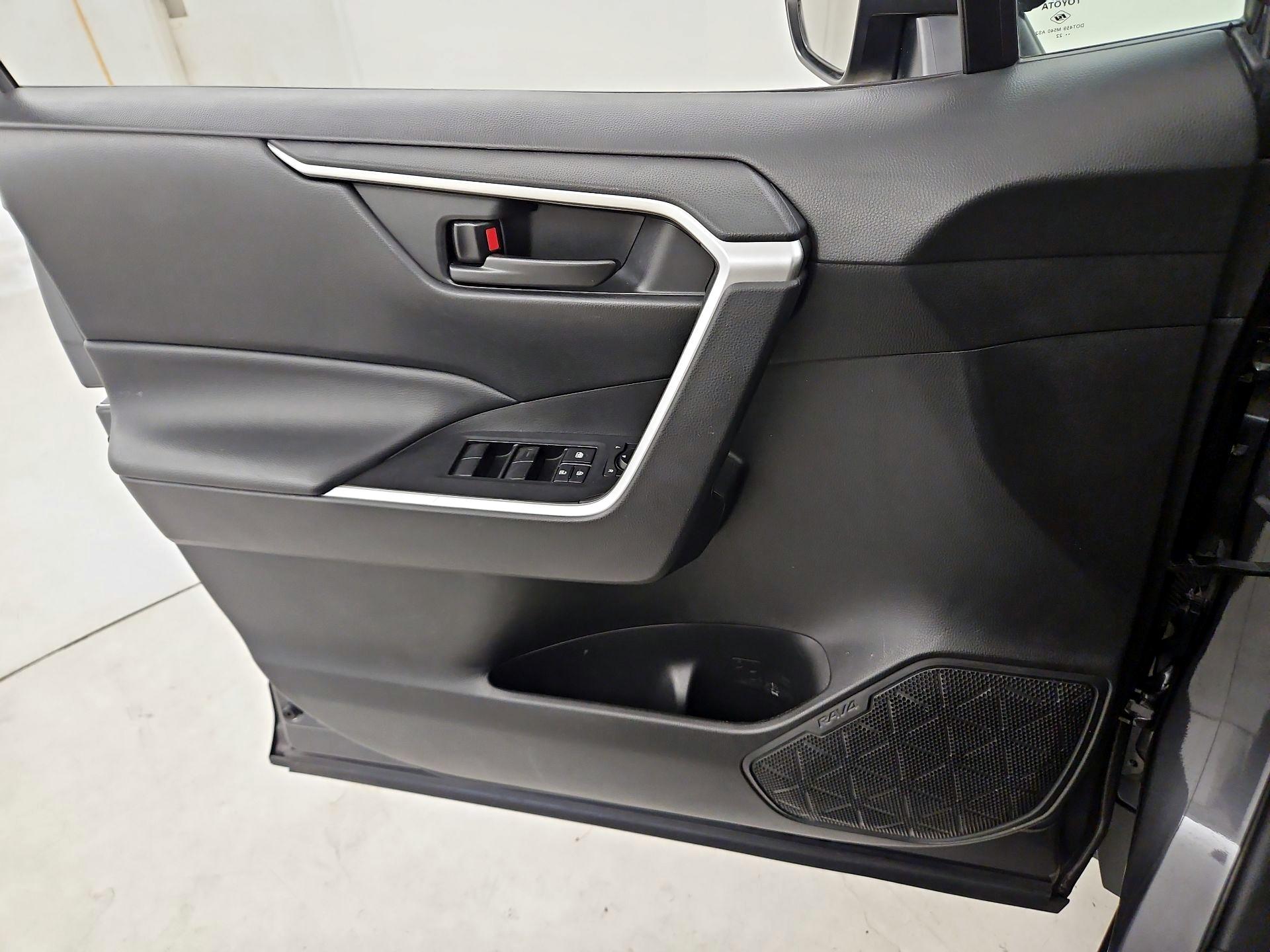 Thumbnail: 2023 Toyota RAV4 - 12