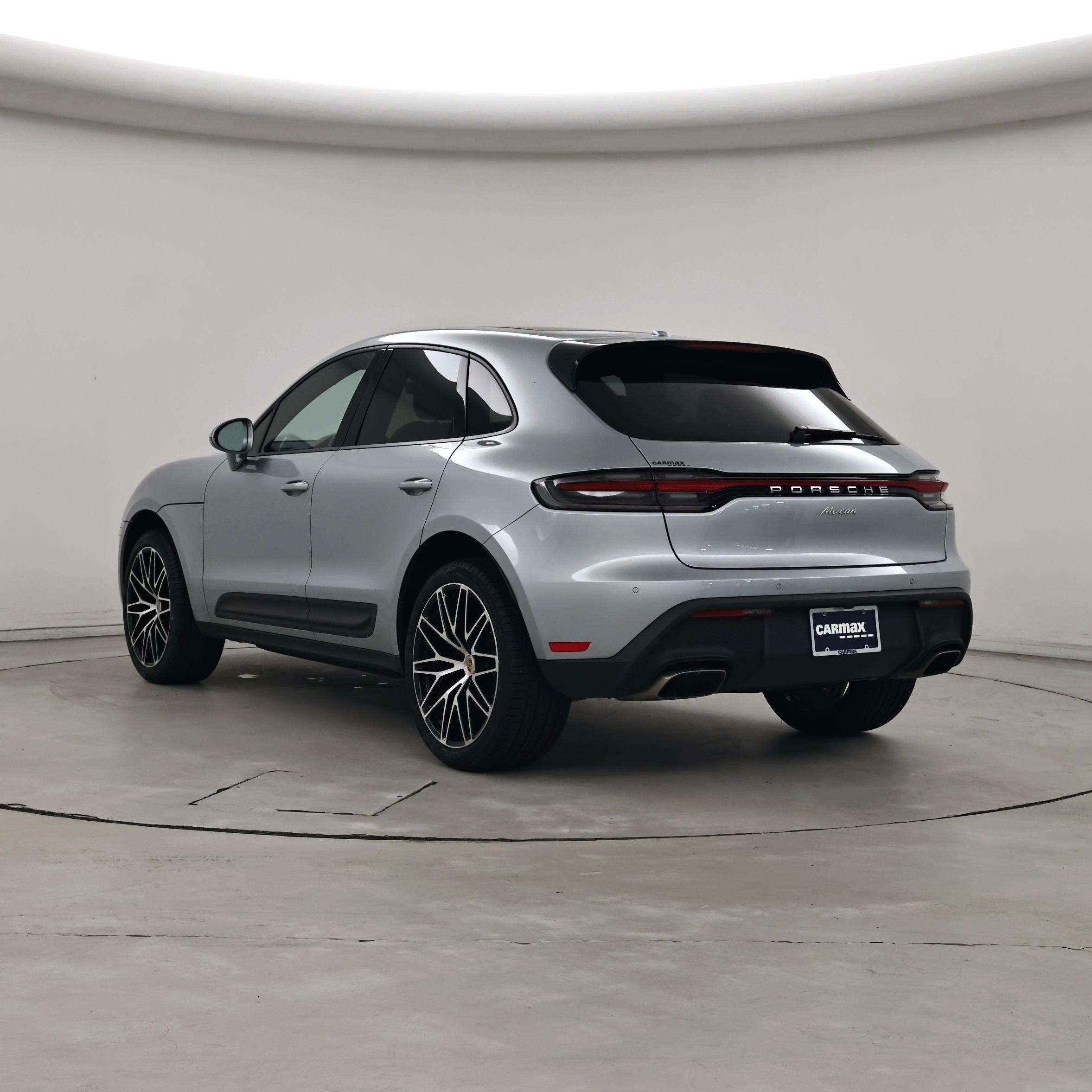 Thumbnail: 2023 Porsche Macan - 2