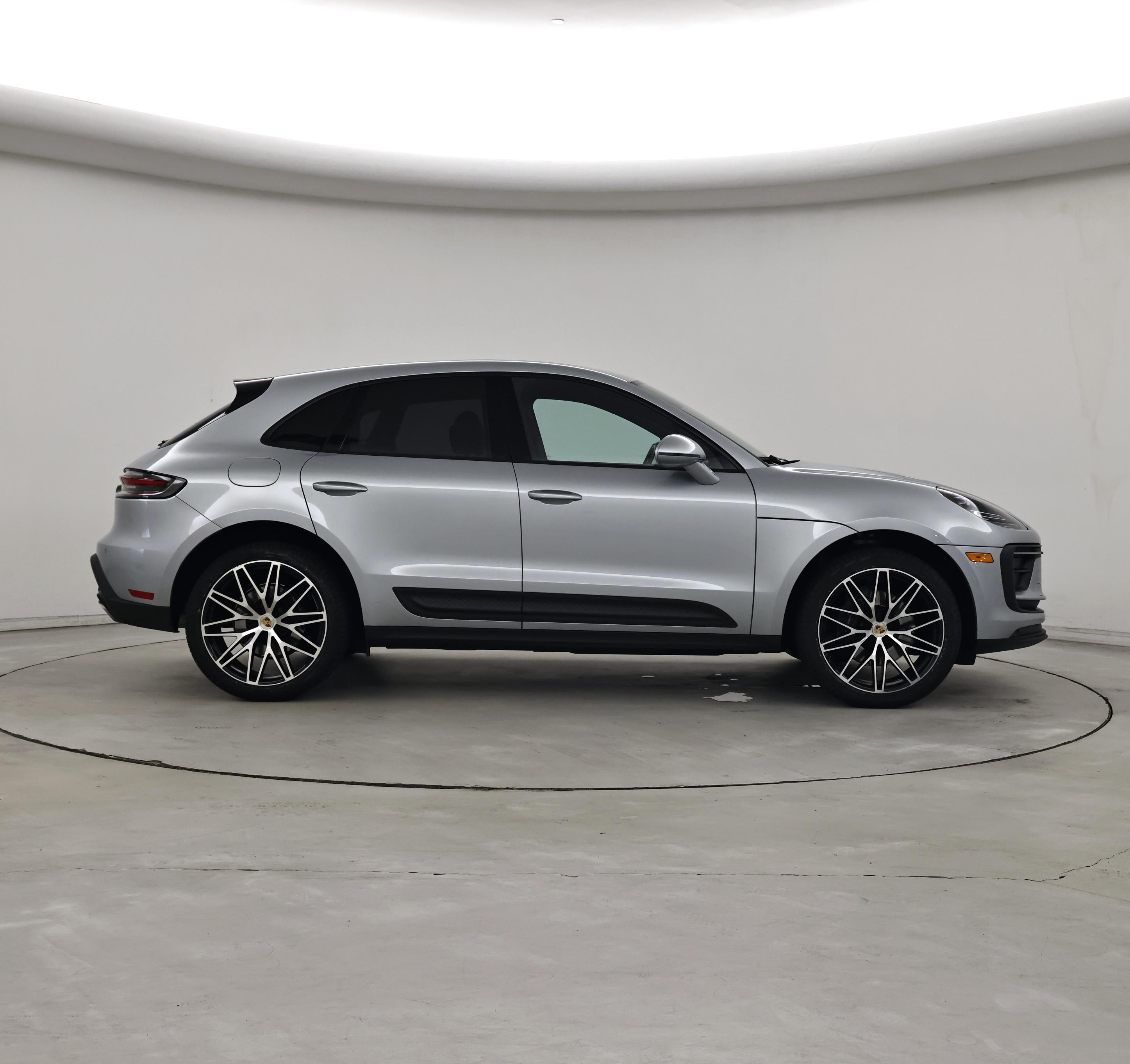 Thumbnail: 2023 Porsche Macan - 7