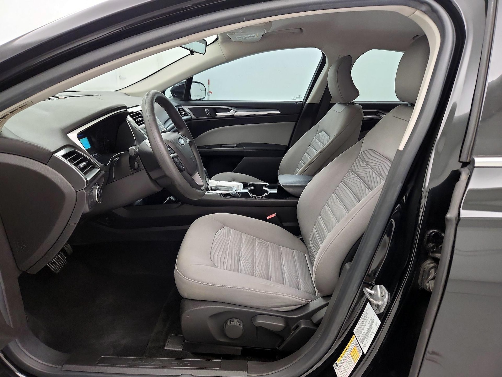 2016 Ford Fusion S - Photo 12