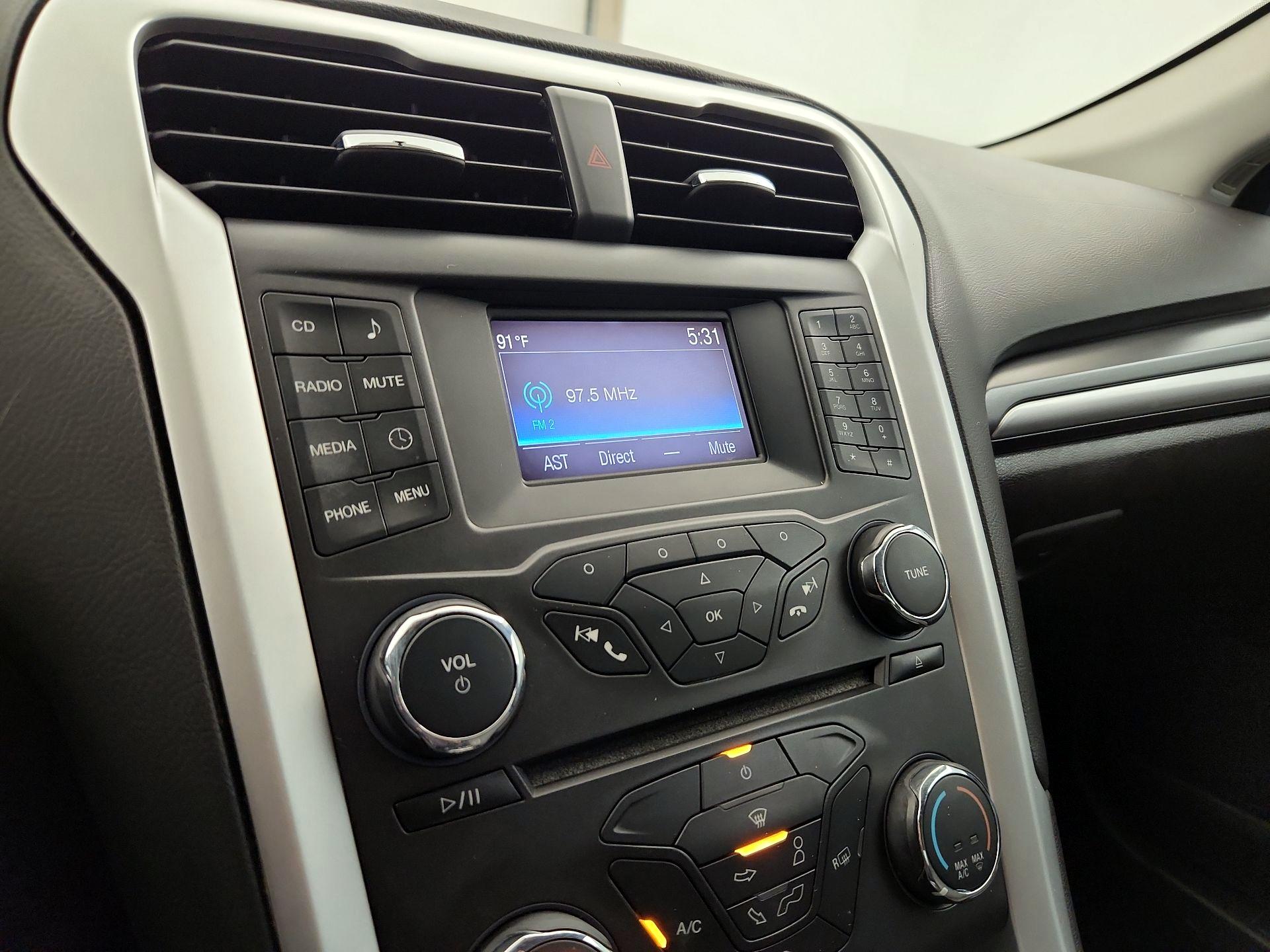 Thumbnail: 2016 Ford Fusion - 15