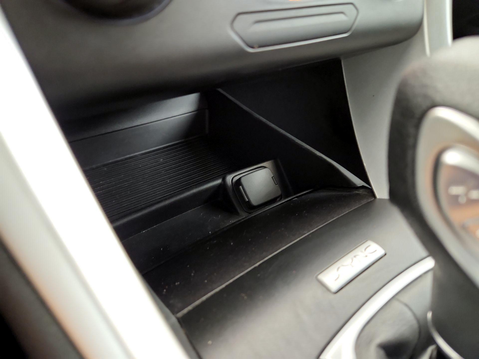 Thumbnail: 2016 Ford Fusion - 18