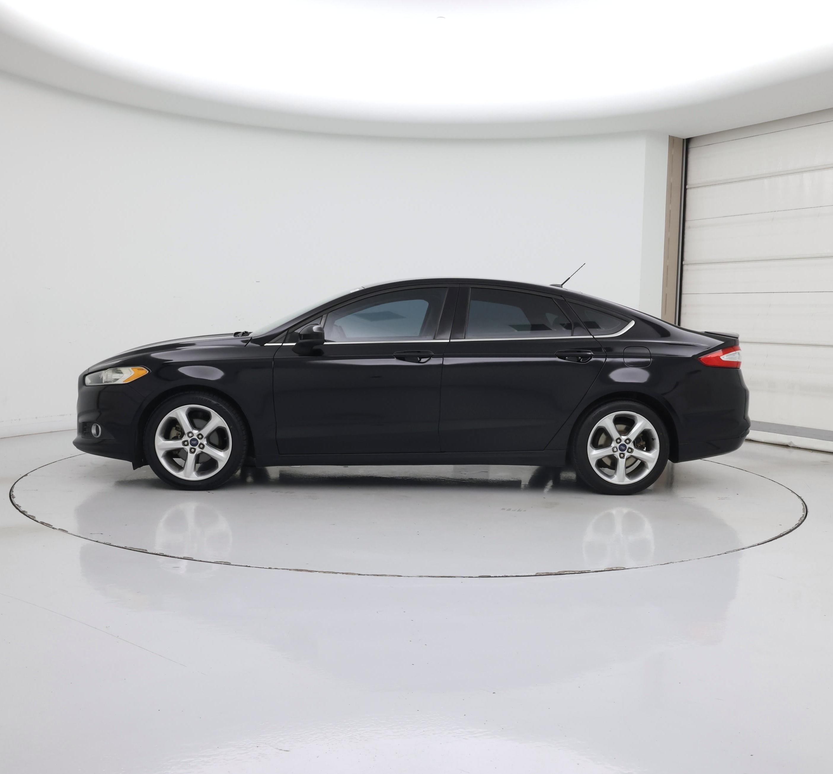 Thumbnail: 2016 Ford Fusion - 3