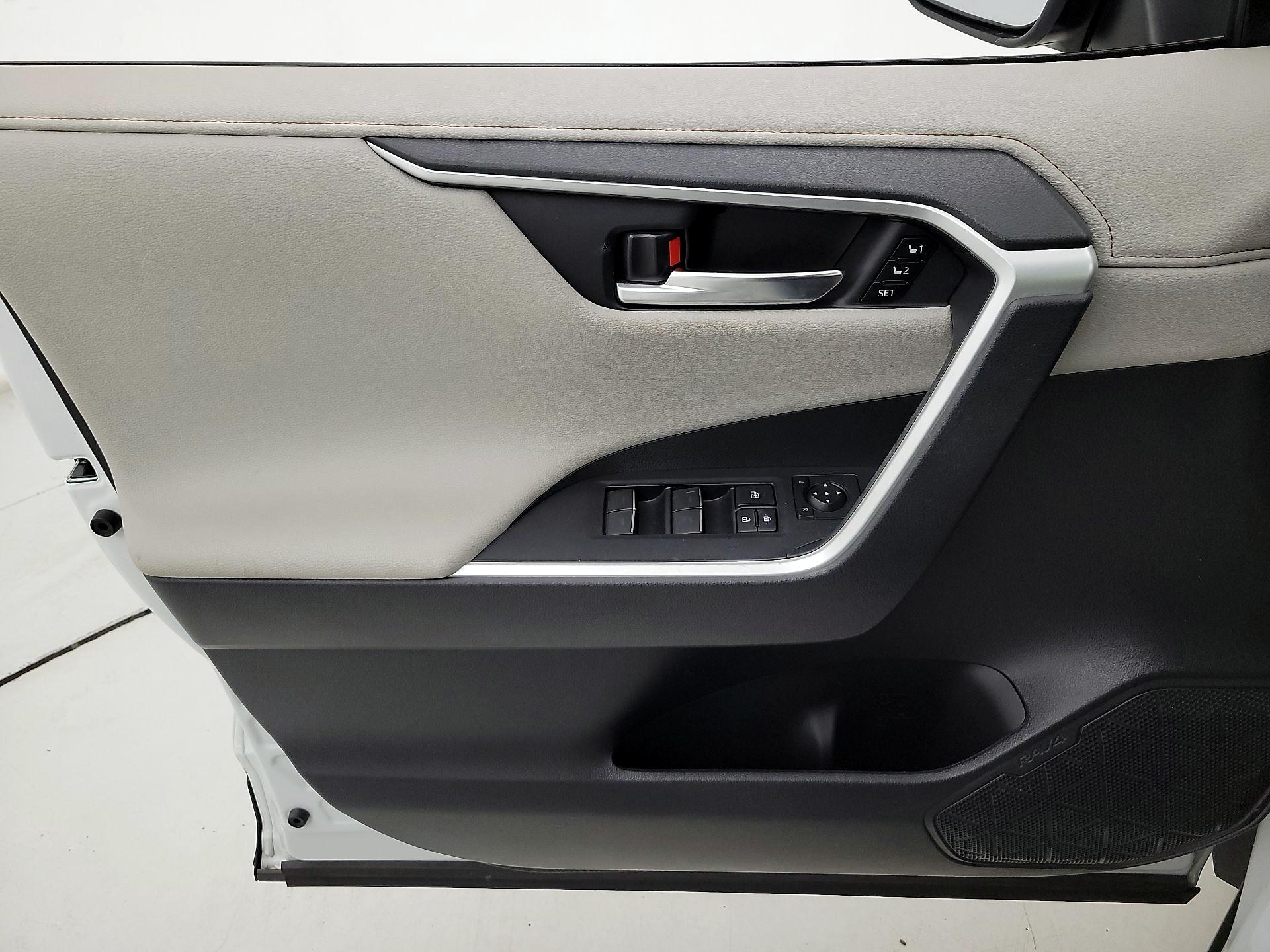 Thumbnail: 2023 Toyota RAV4 - 12