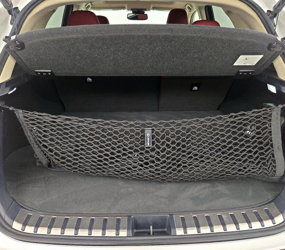 Trunk/Cargo (Seats Up)