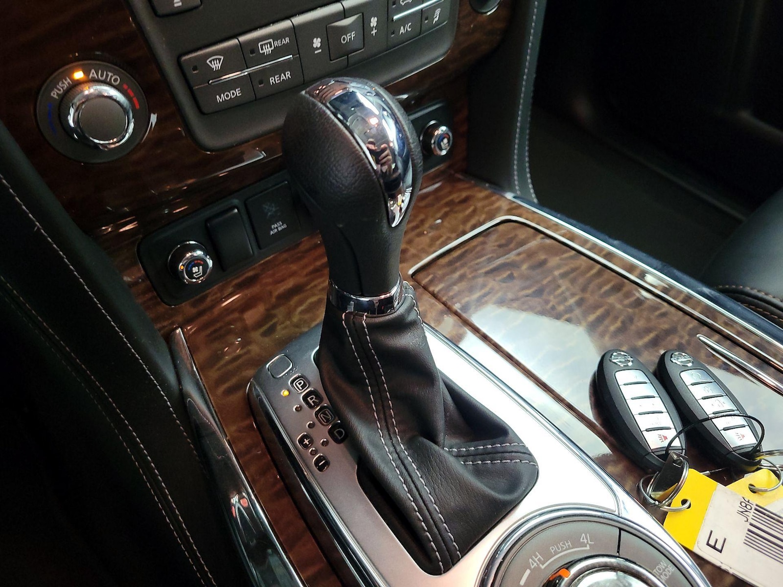 2018 Nissan Armada Platinum - Photo 16
