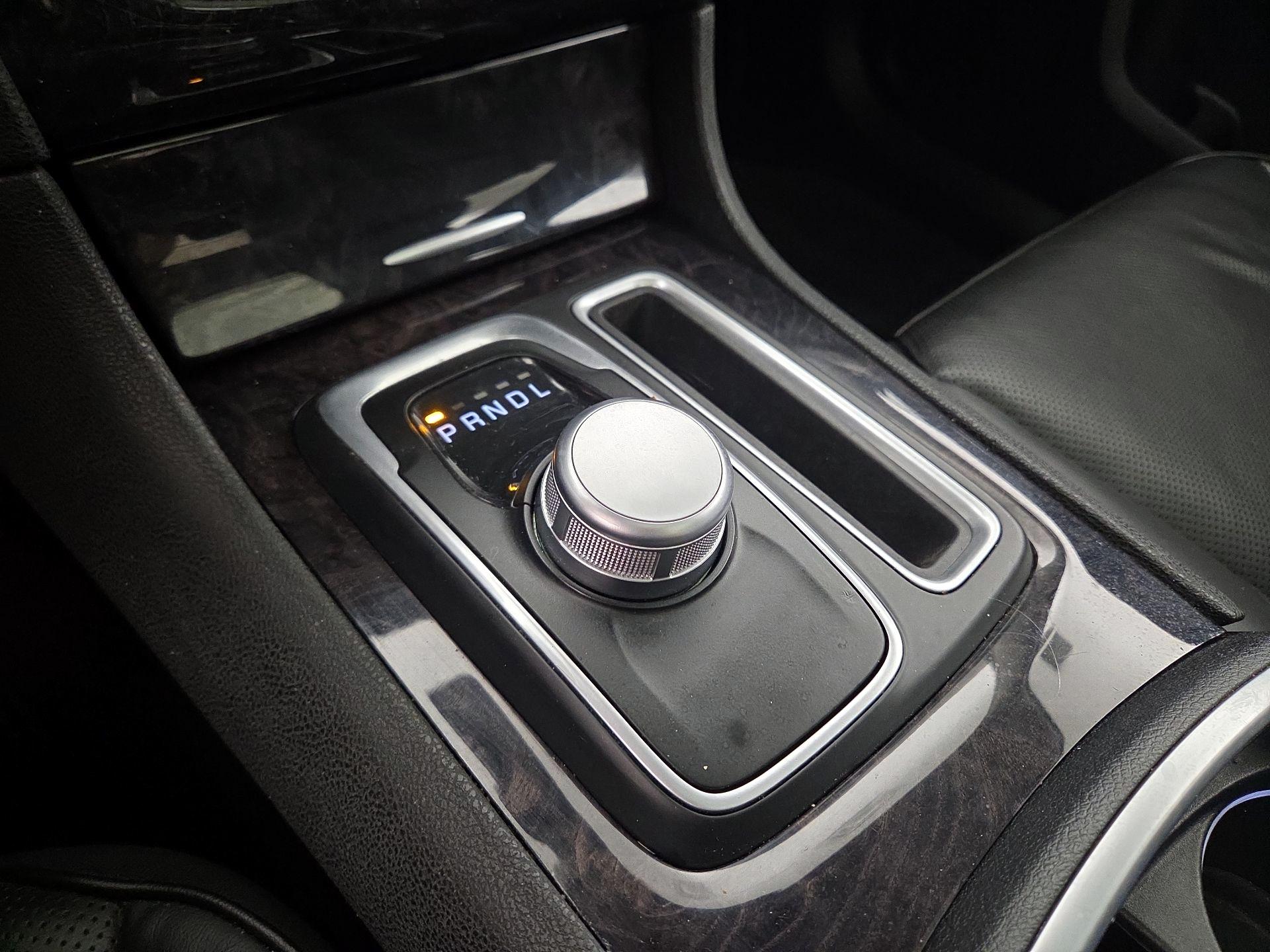 Thumbnail: 2019 Chrysler 300 - 18