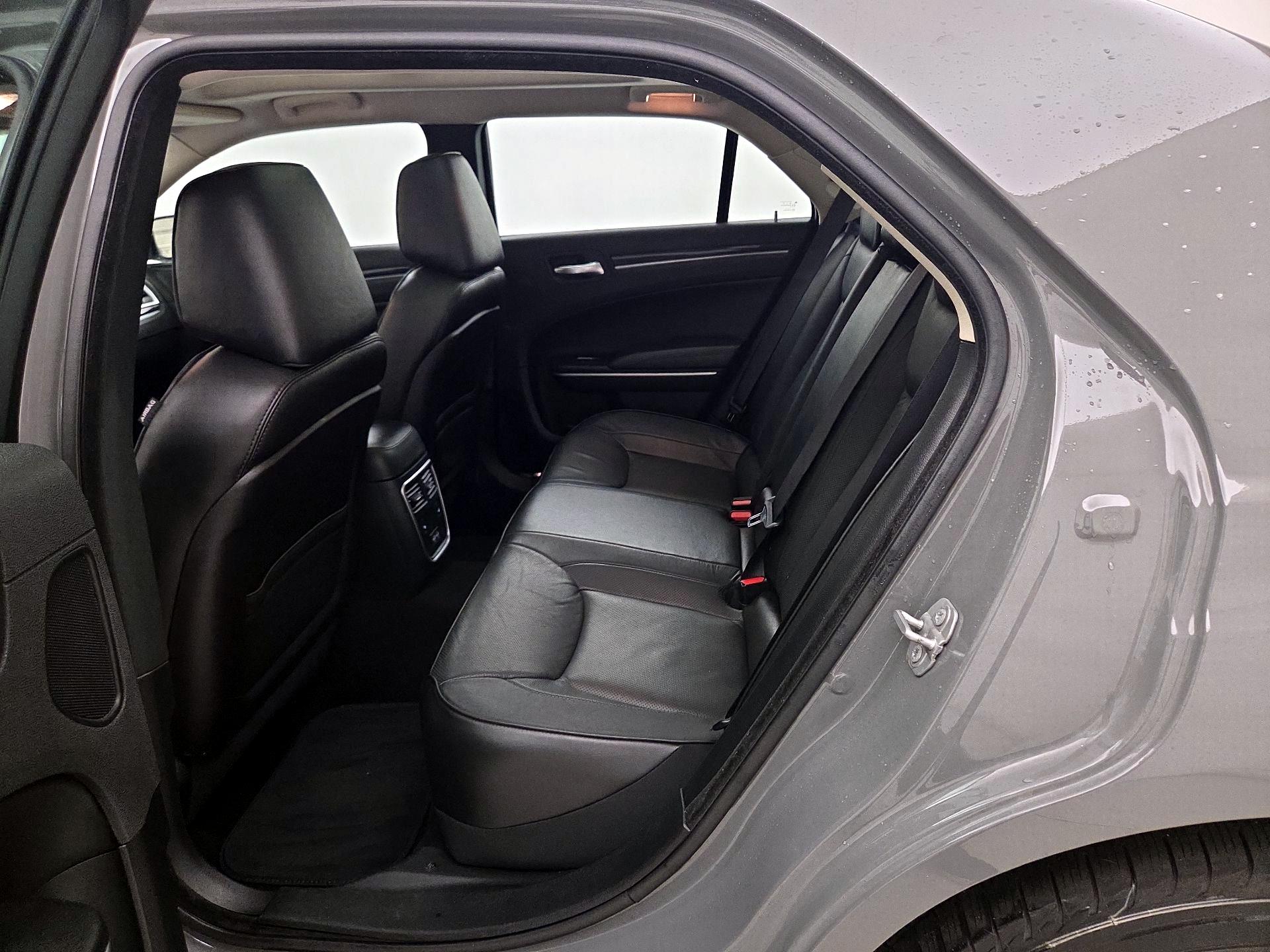 Thumbnail: 2019 Chrysler 300 - 20