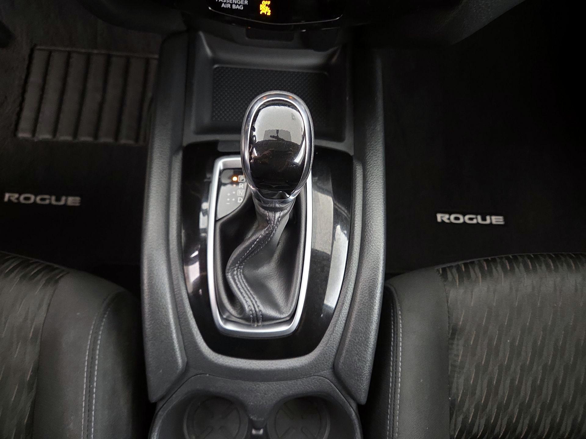 Thumbnail: 2018 Nissan Rogue - 17