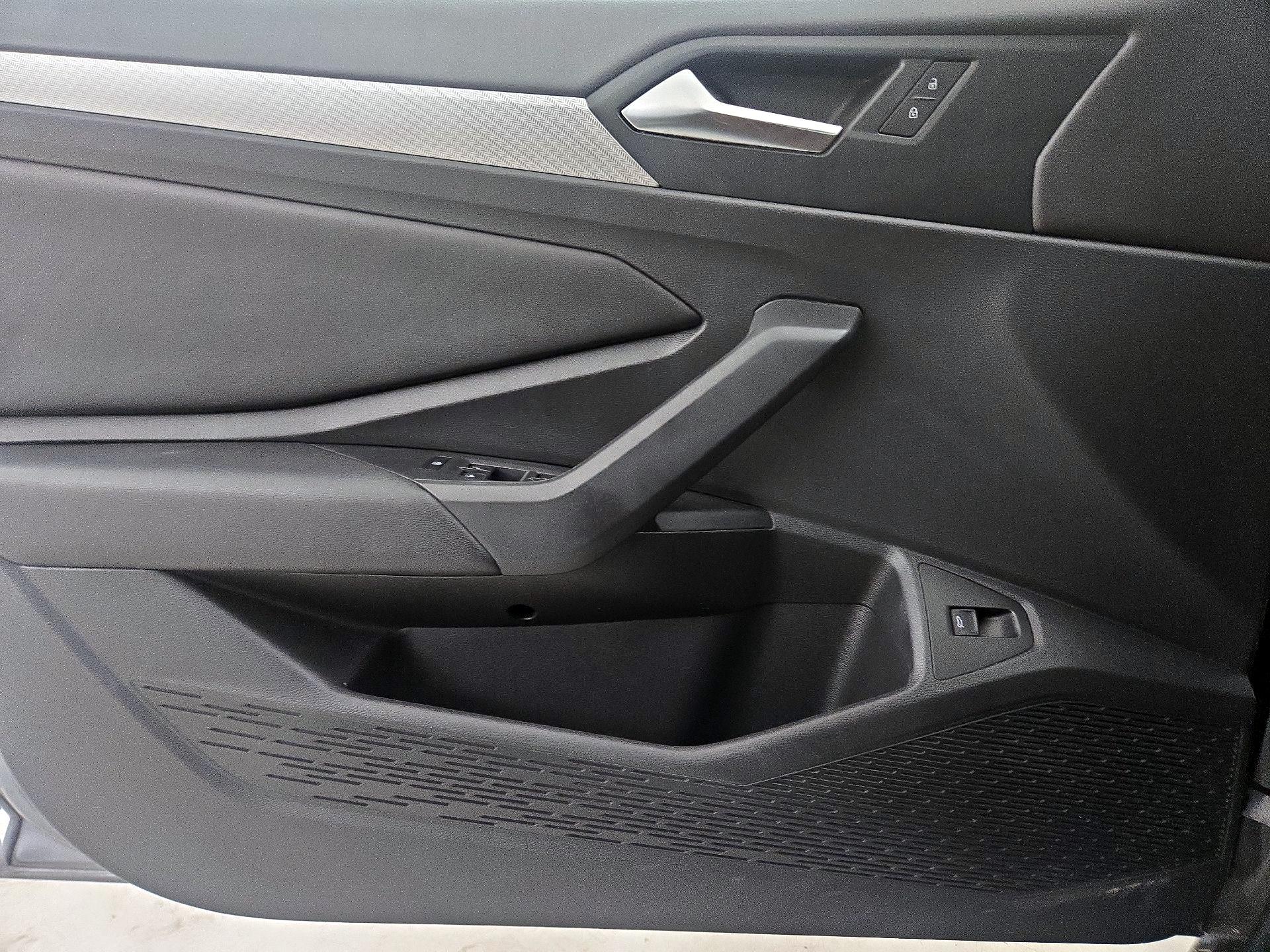 Thumbnail: 2019 Volkswagen Jetta - 12