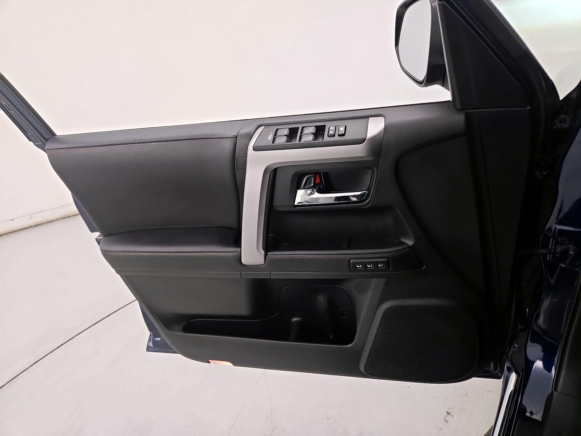 Thumbnail: 2022 Toyota 4Runner - 12