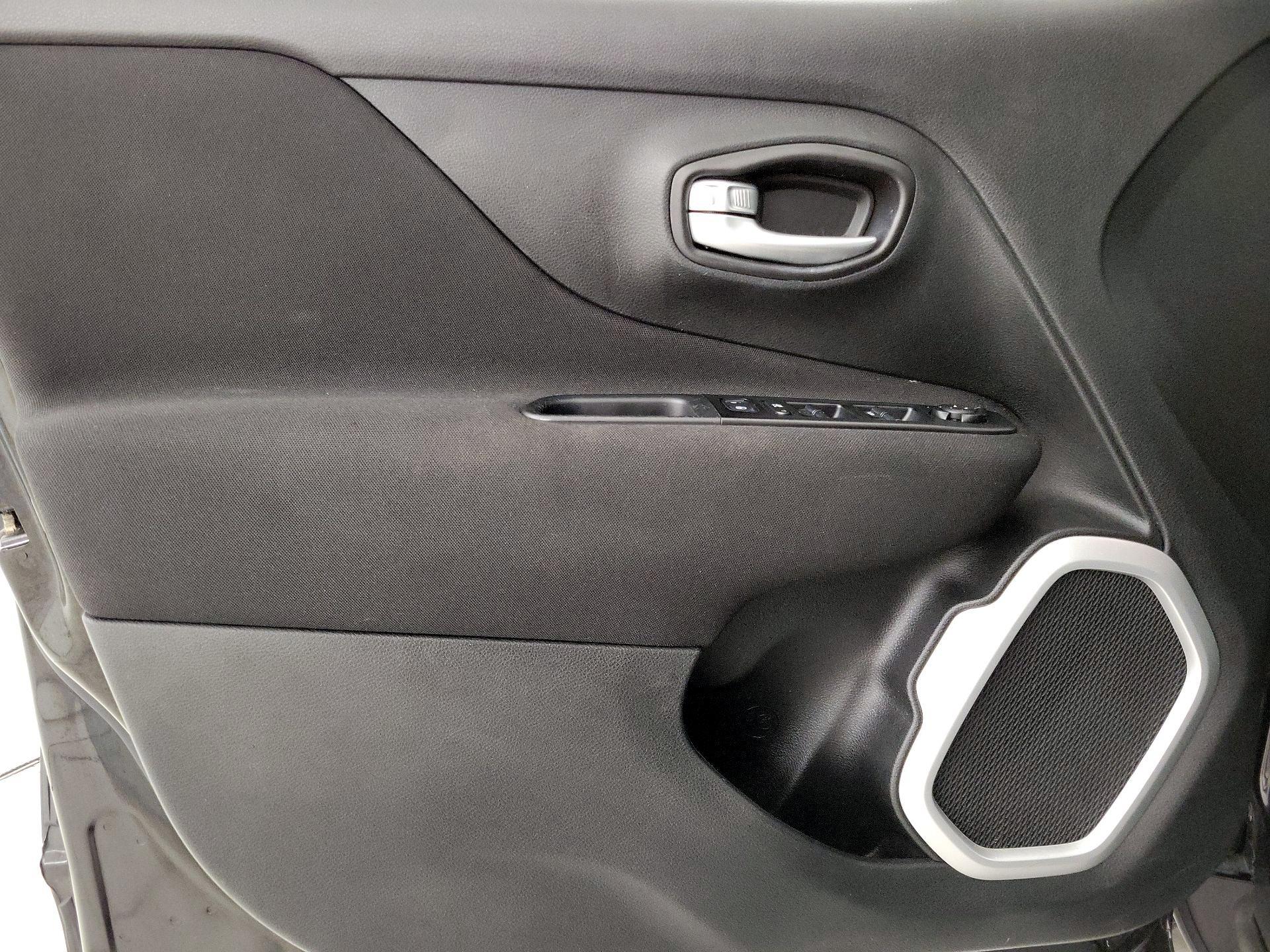 Thumbnail: 2020 Jeep Renegade - 12