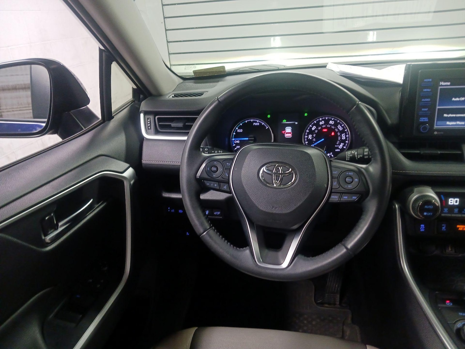 2021 Toyota RAV4 XLE - Photo 11