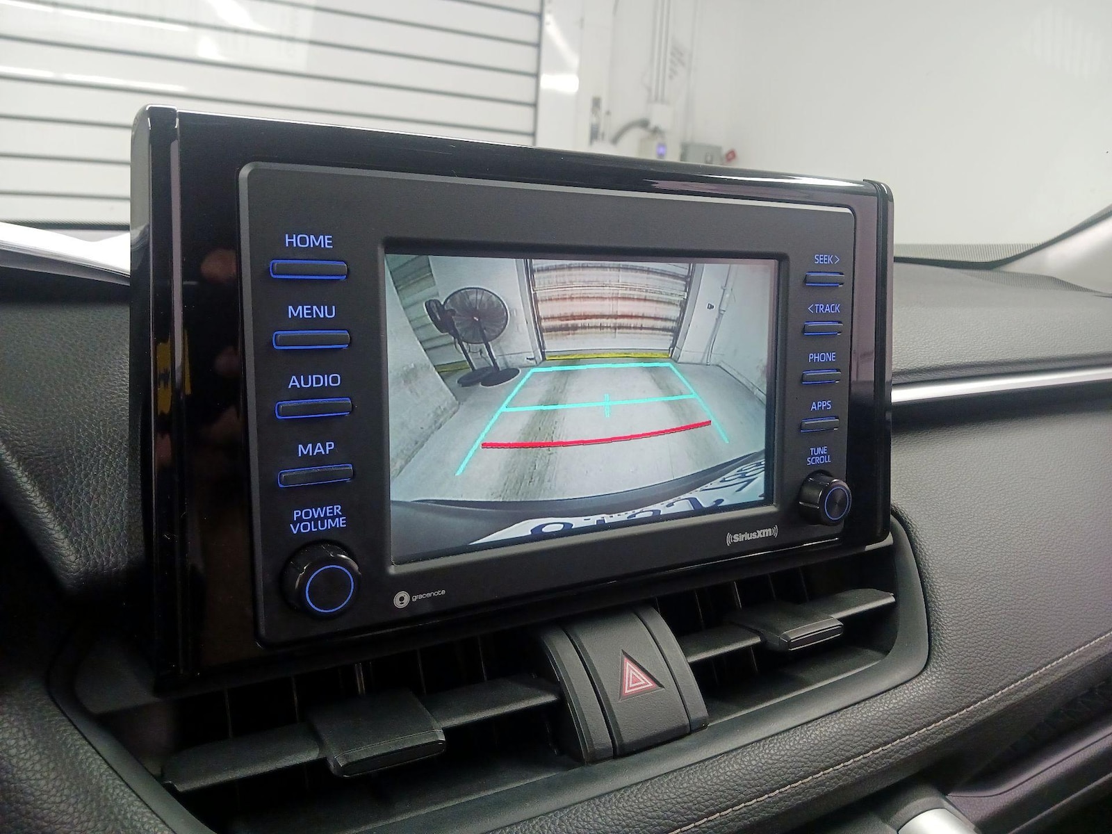 2021 Toyota RAV4 XLE - Photo 14