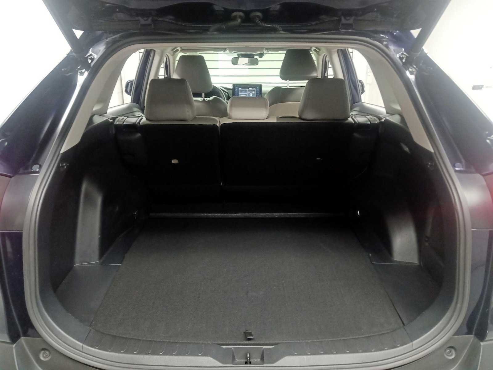 2021 Toyota RAV4 XLE - Photo 19