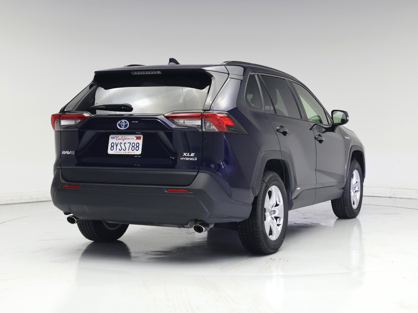 2021 Toyota RAV4 XLE - Photo 9