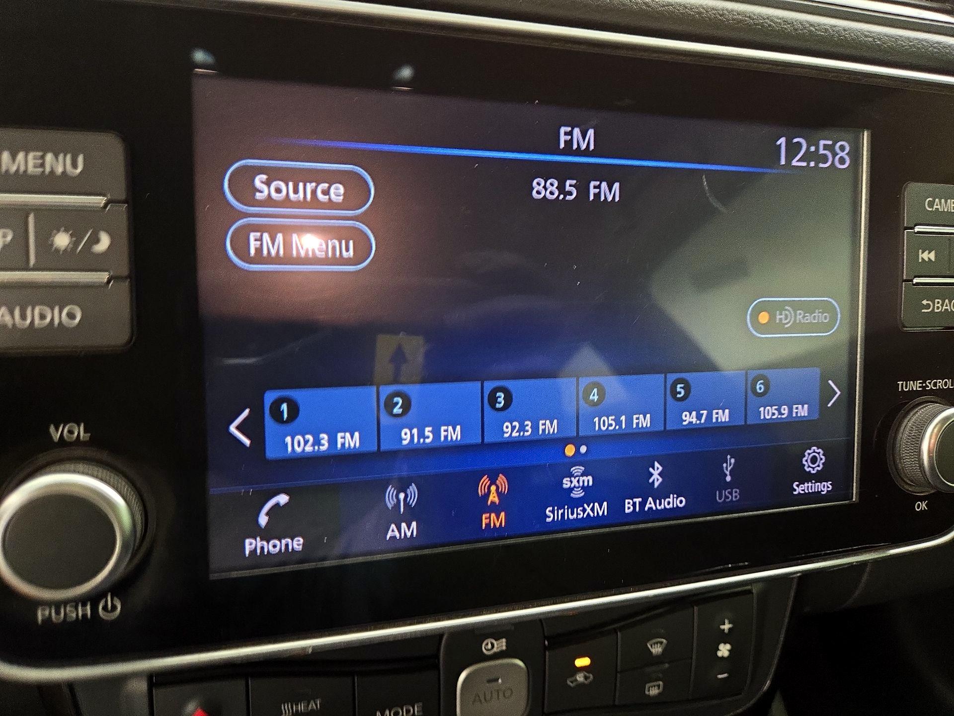 Thumbnail: 2019 Nissan Leaf - 16