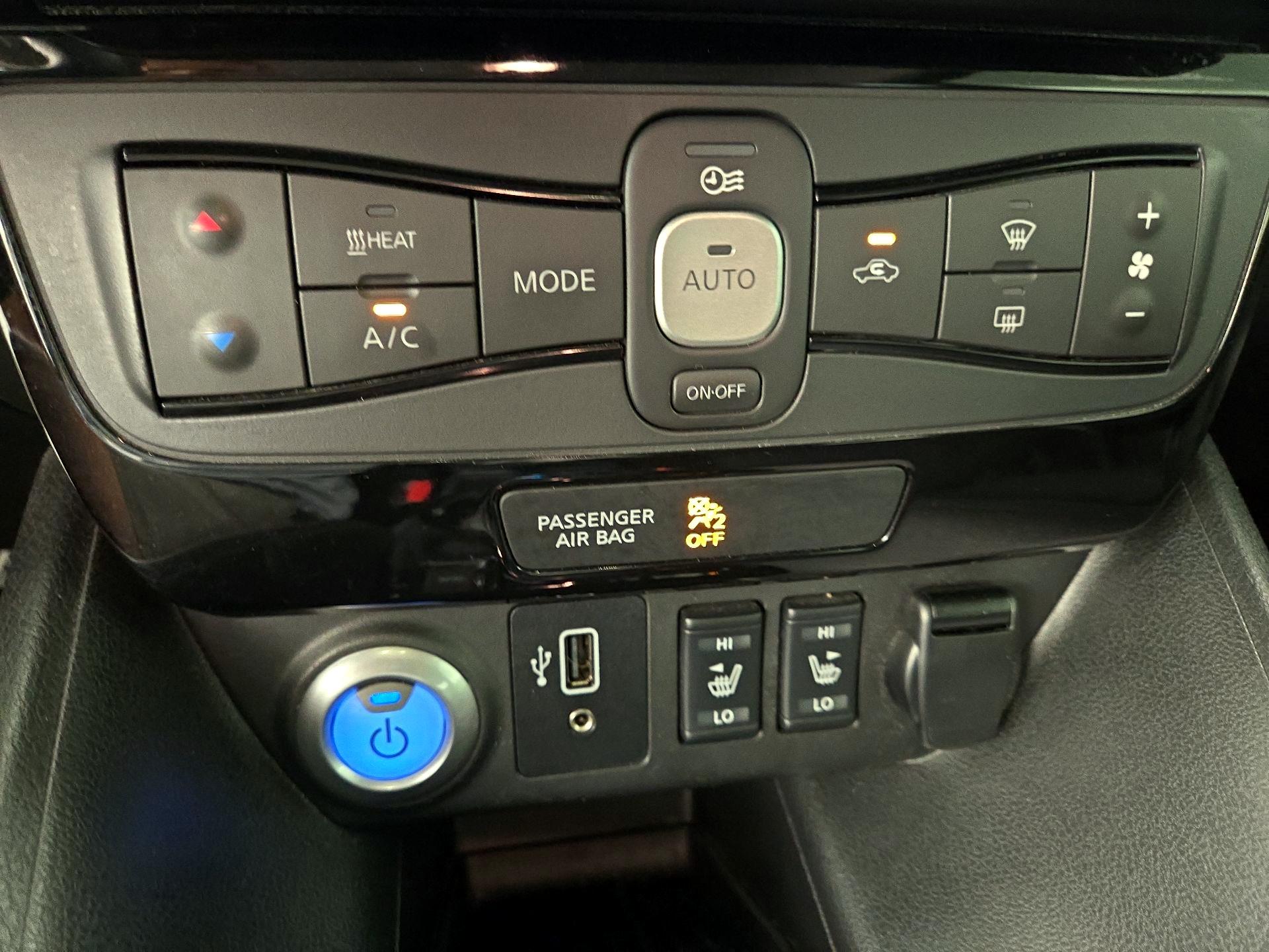 Thumbnail: 2019 Nissan Leaf - 17